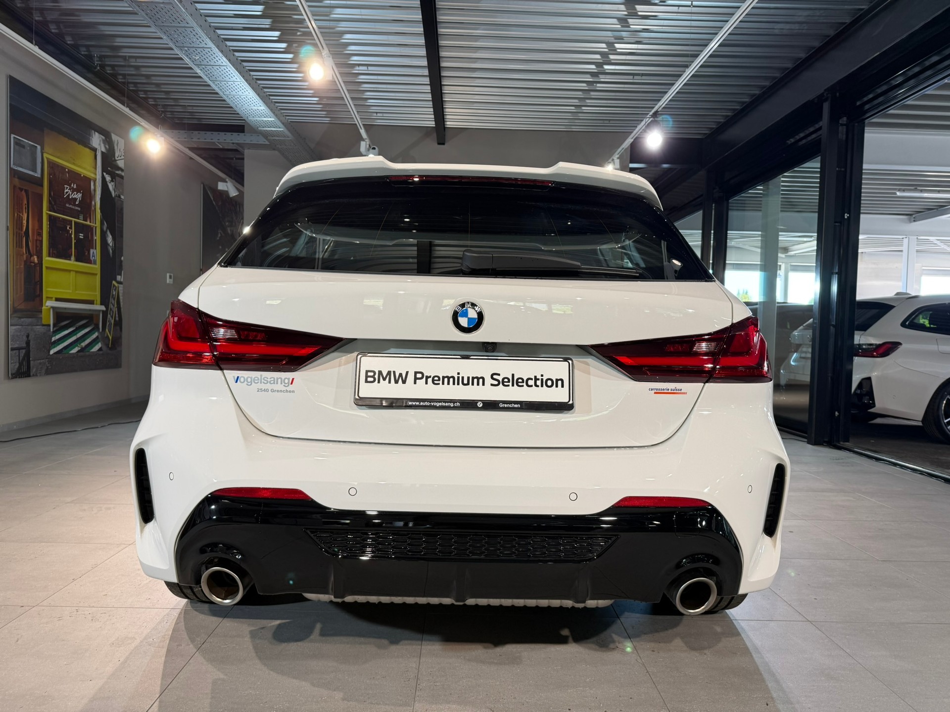 BMW M135i xDrive Steptronic-image-2