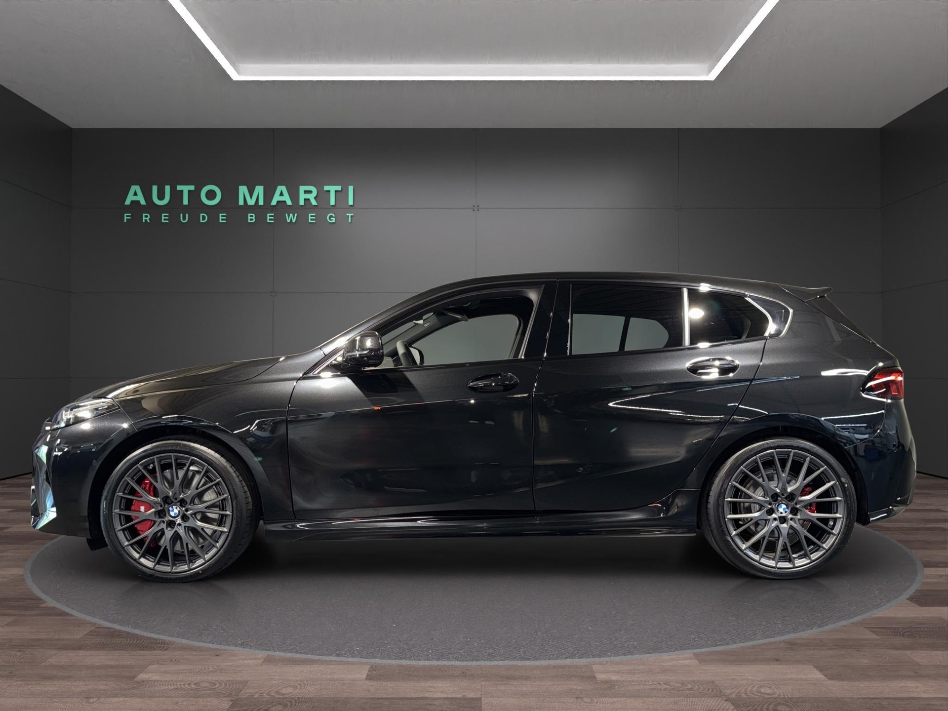 BMW 123 xDrive-image-1