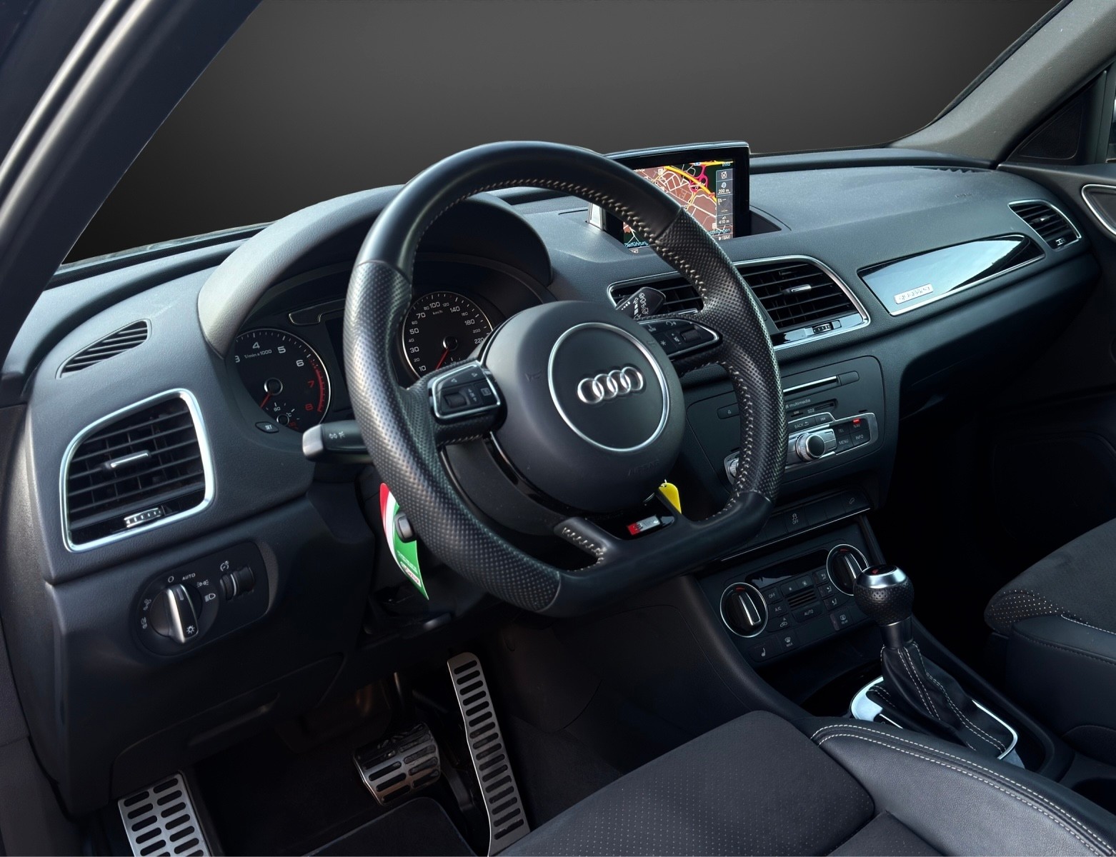 AUDI Q3 2.0 TFSI S-Line sport quattro S-tronic mit 220 PS-image-7