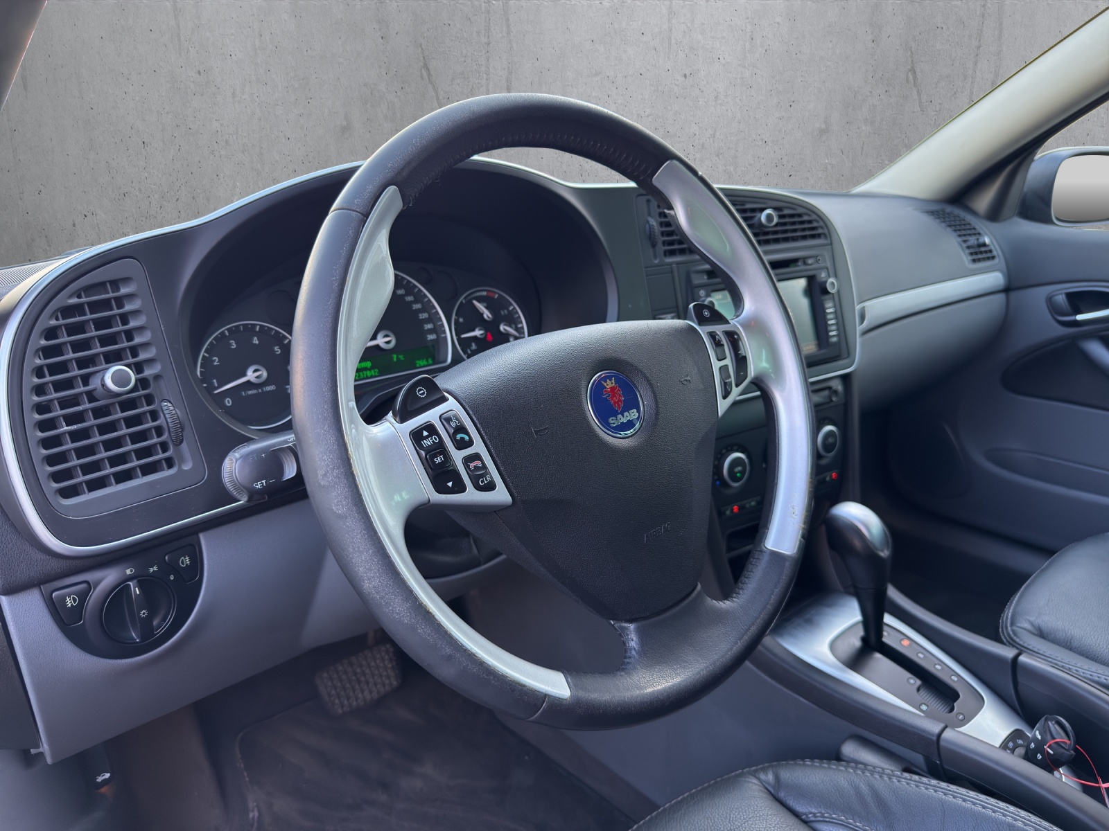 SAAB 9-3 2.8T V6 Aero-image-11