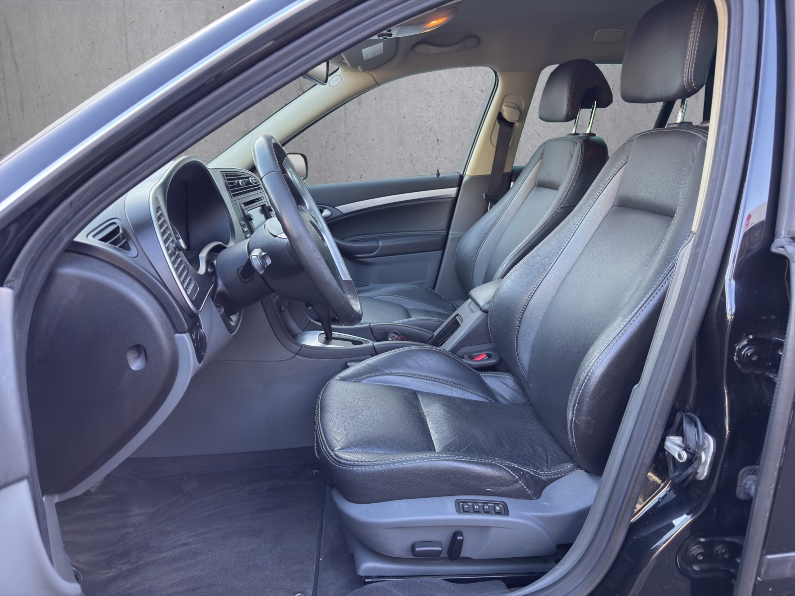 SAAB 9-3 2.8T V6 Aero-image-10