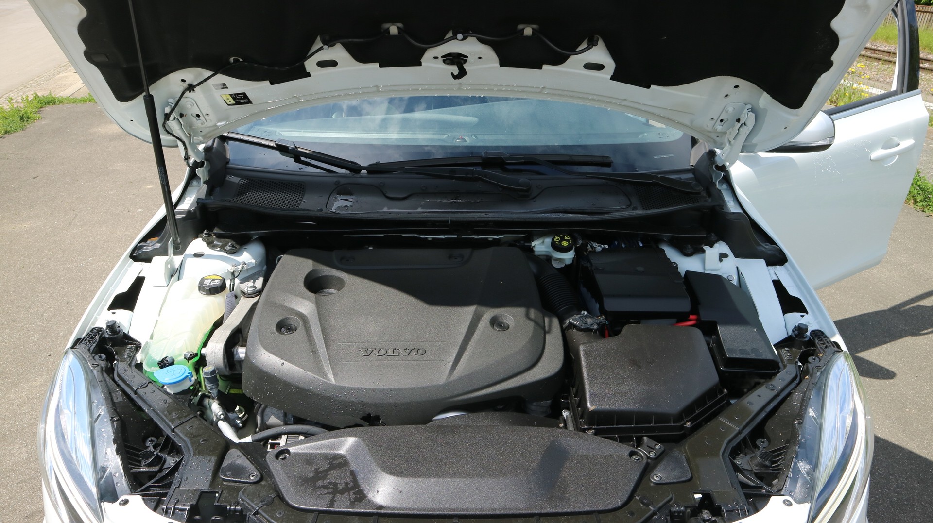 VOLVO V40 D3 Inscription Geartronic-image-9