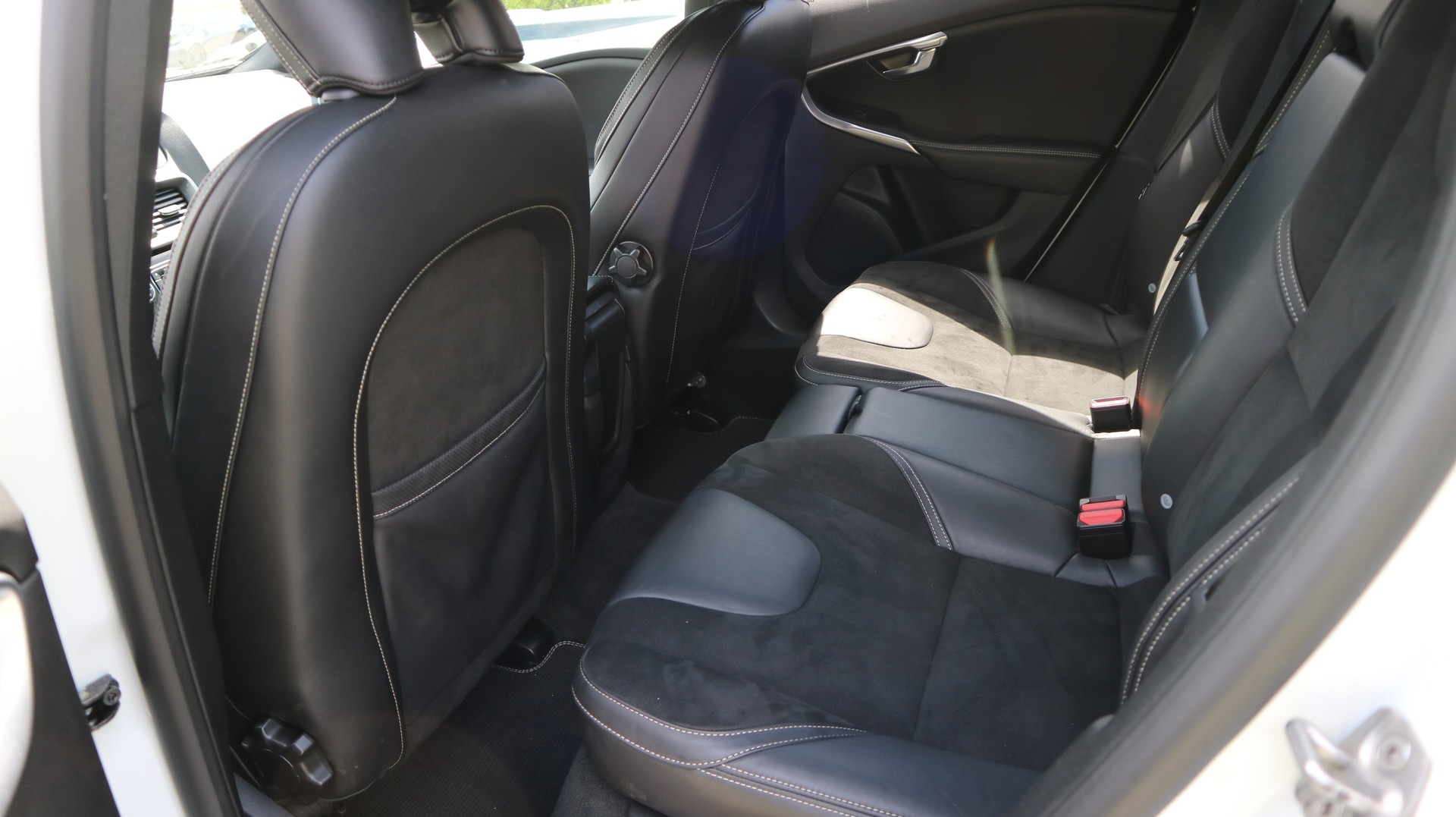 VOLVO V40 D3 Inscription Geartronic-image-6