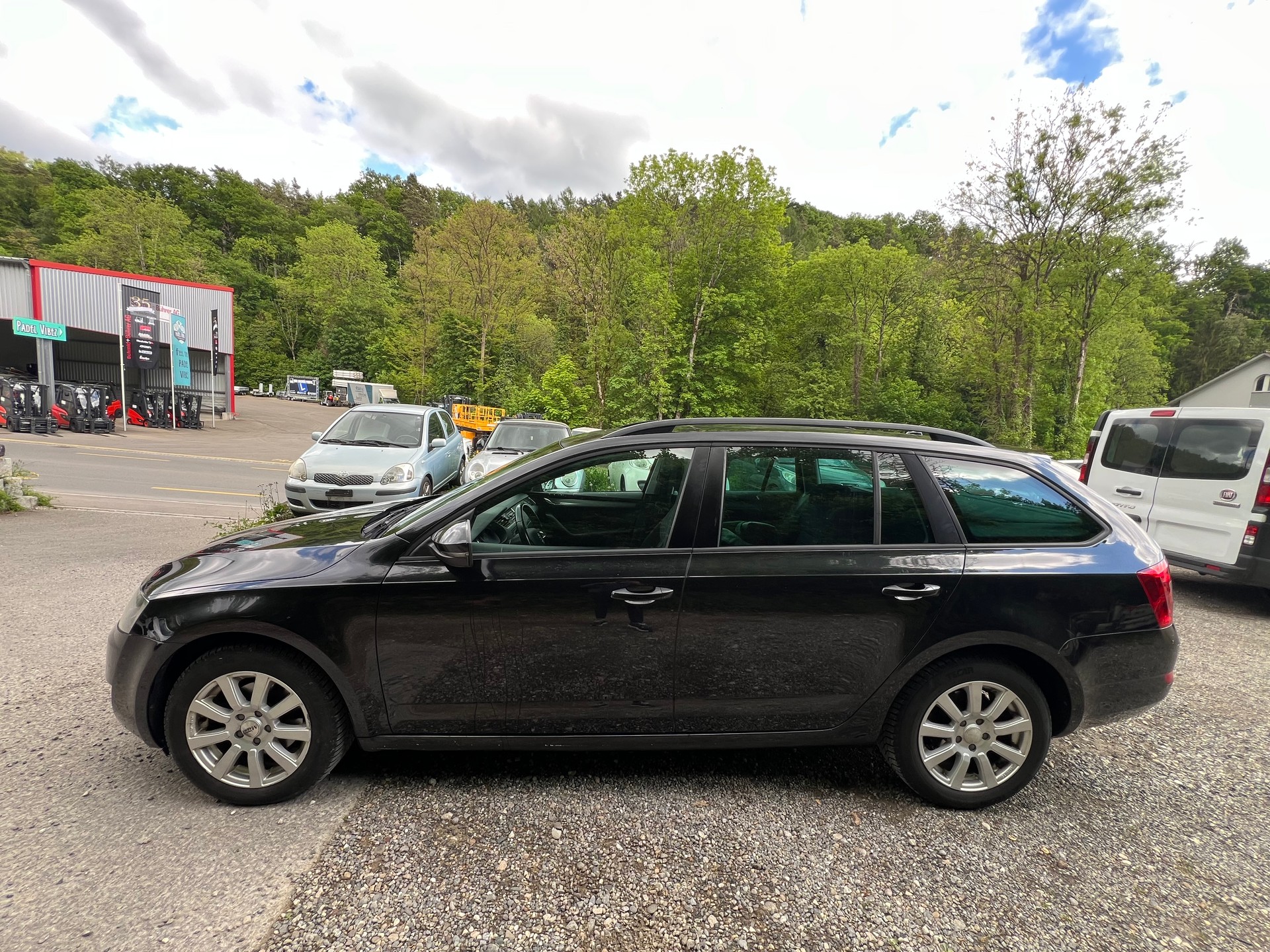 SKODA Octavia Combi 2.0 TDI Elegance 4x4-image-6