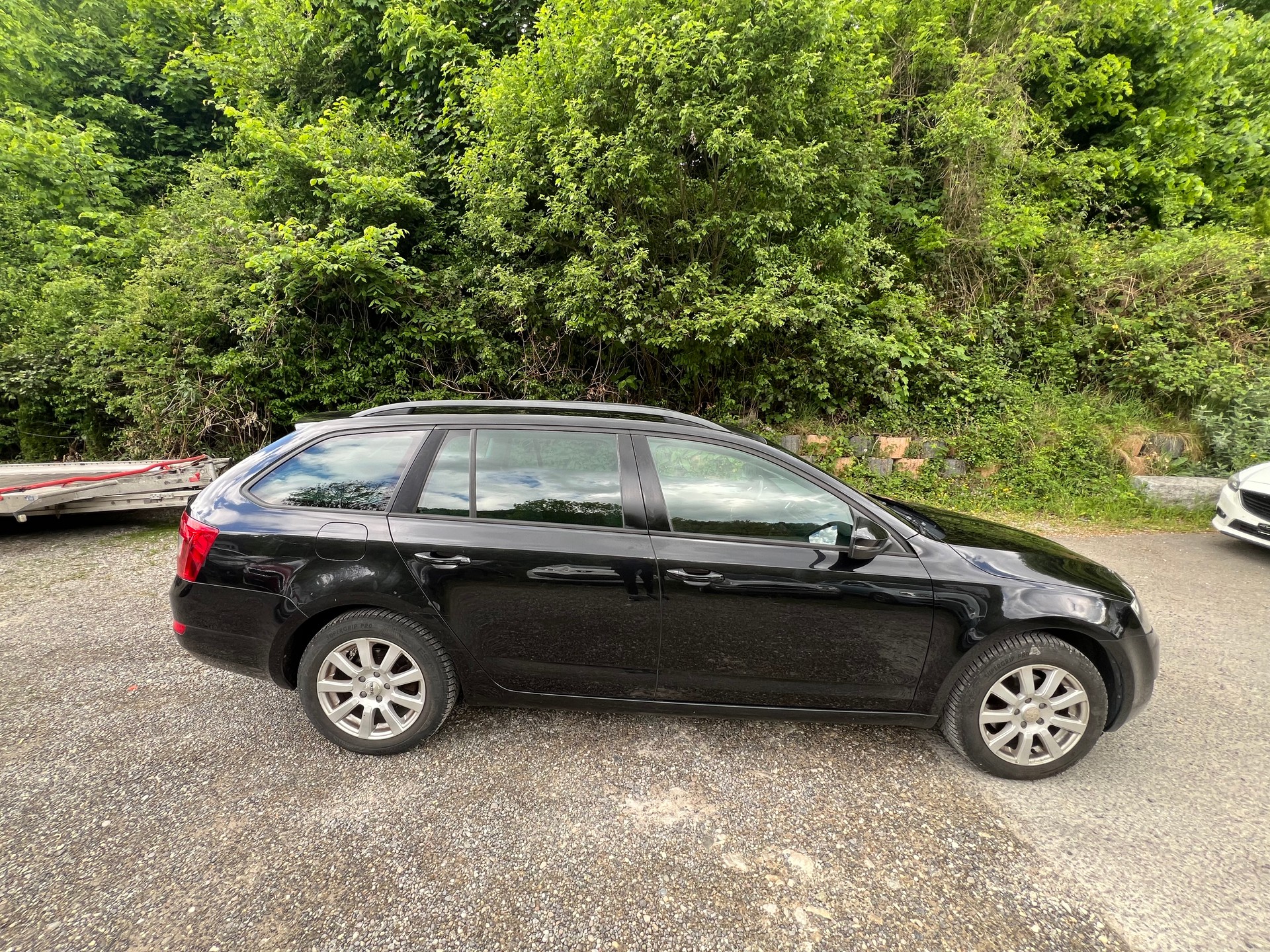 SKODA Octavia Combi 2.0 TDI Elegance 4x4-image-3