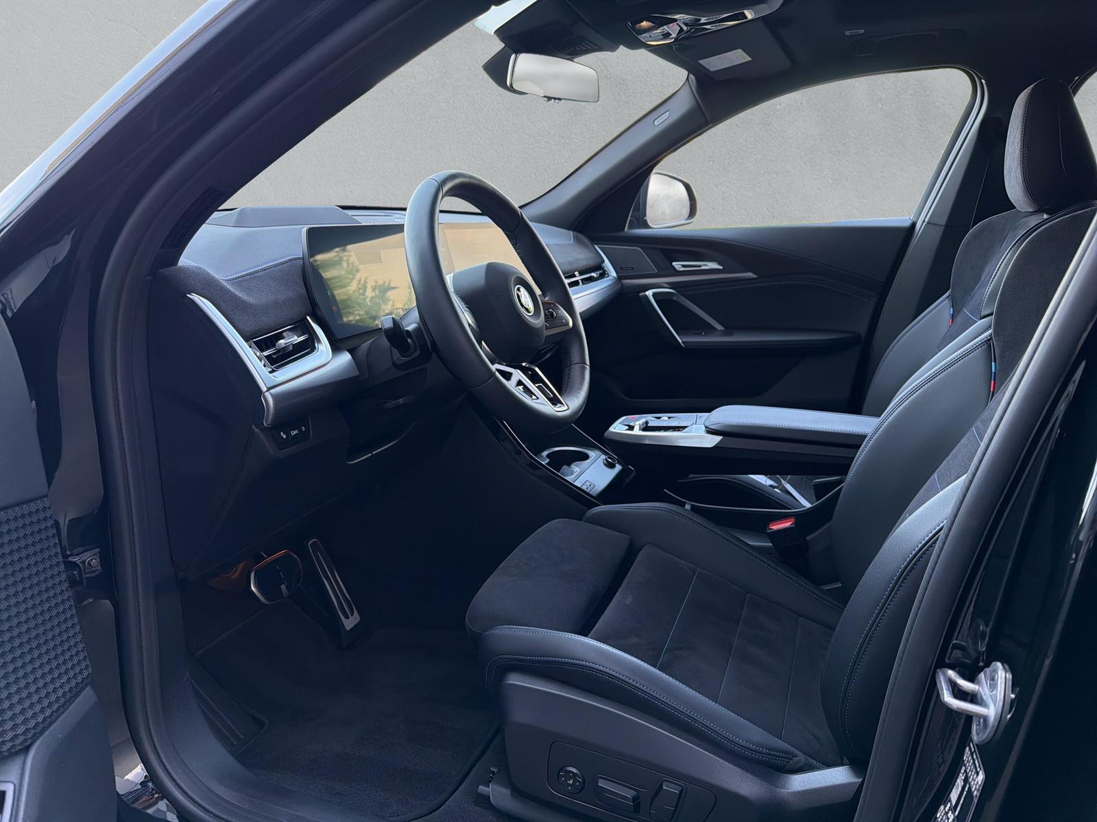 BMW iX2 30 M Sport xDrive U10 (CH) AHK ** Leasing à 0.9% ** Roues hiver incluse **-image-11