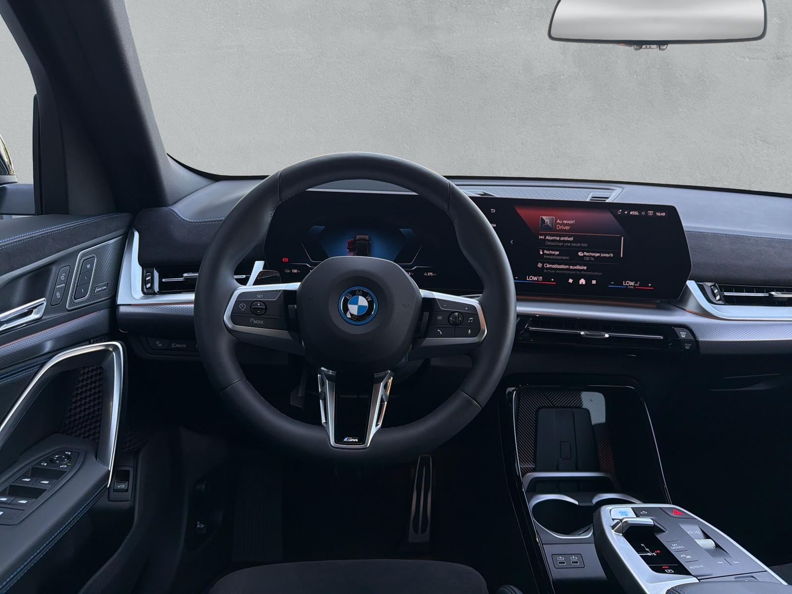 BMW iX2 30 M Sport xDrive U10 (CH) AHK ** Leasing à 0.9% ** Roues hiver incluse **-image-16