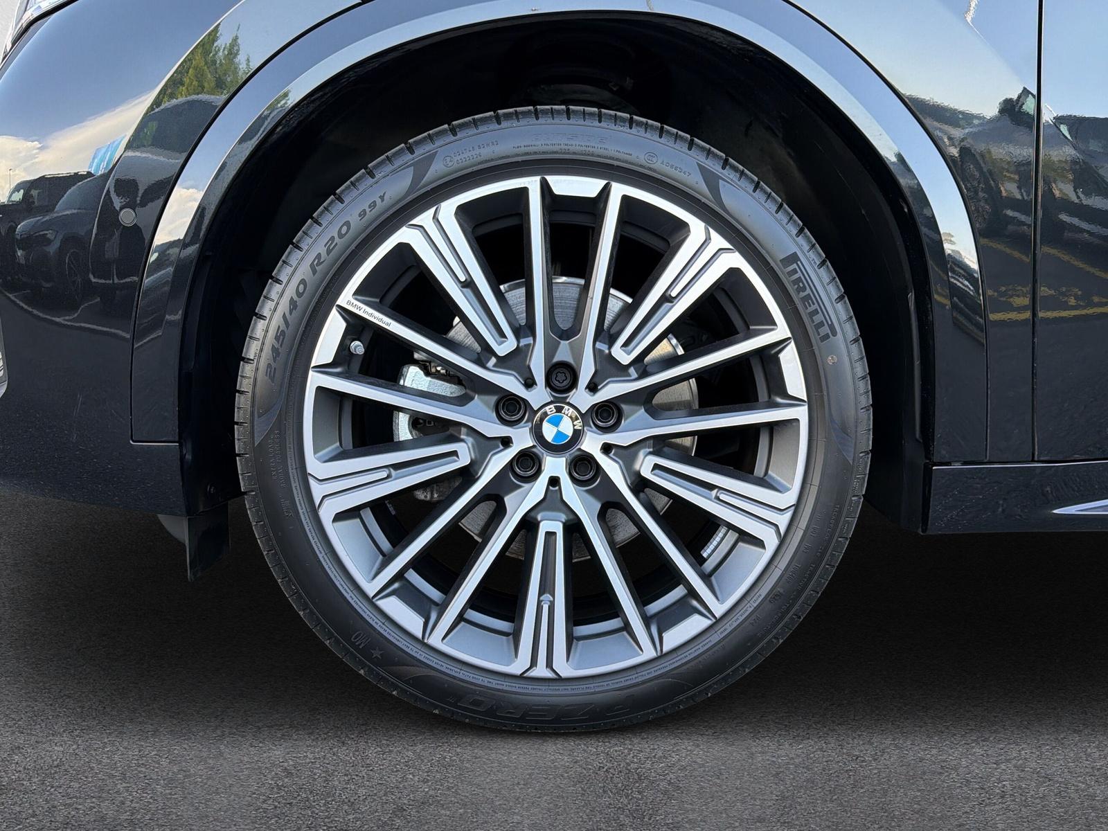 BMW iX2 30 M Sport xDrive U10 (CH) AHK ** Leasing à 0.9% ** Roues hiver incluse **-image-9
