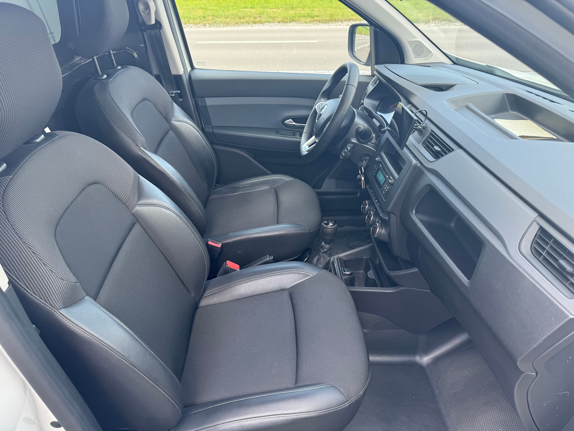 RENAULT Express 1.5 Blue dCi 95 Advance-image-8