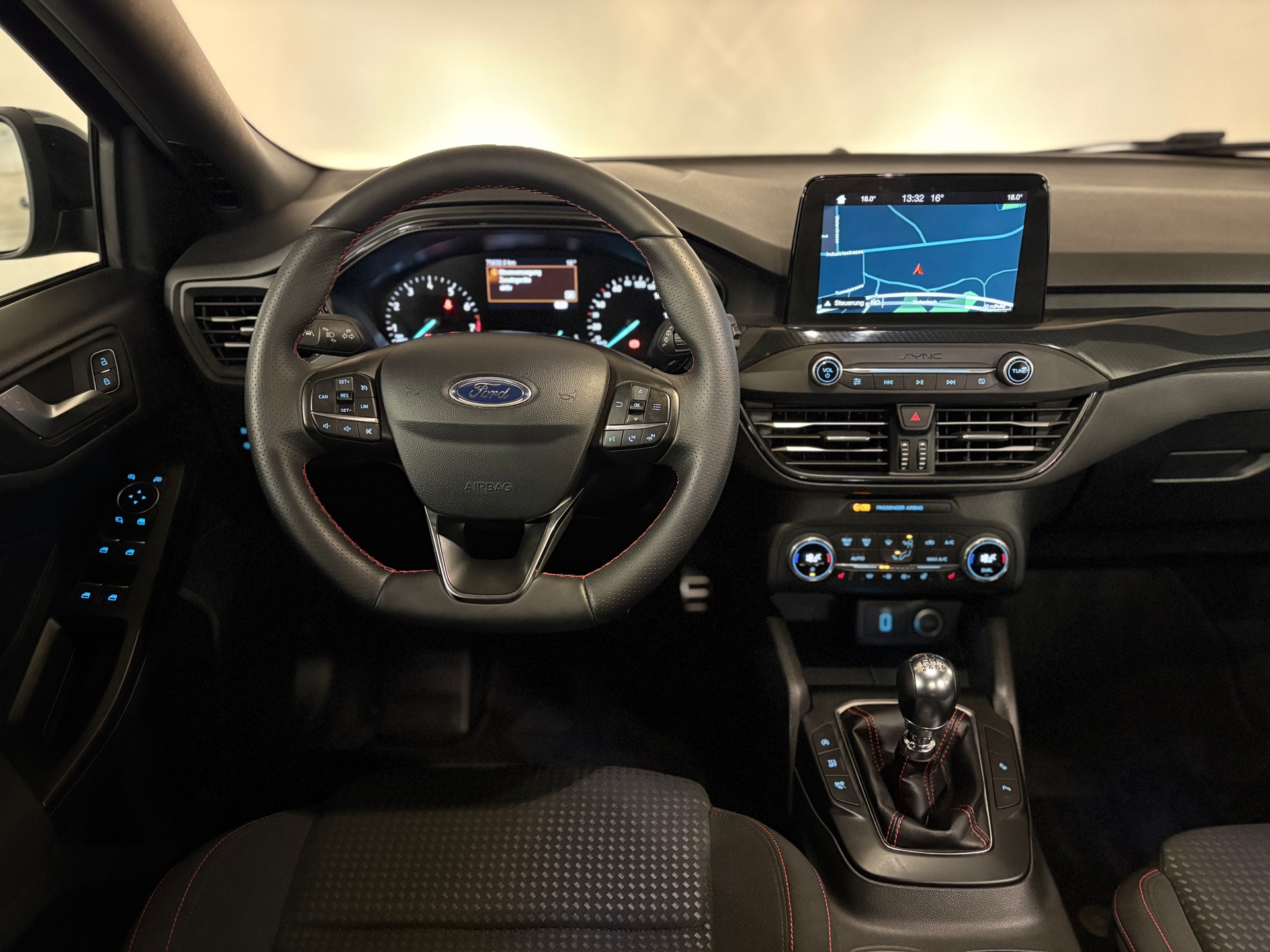 FORD Focus 1.0 SCTi ST Line Frisch ab MFK und Service-image-10