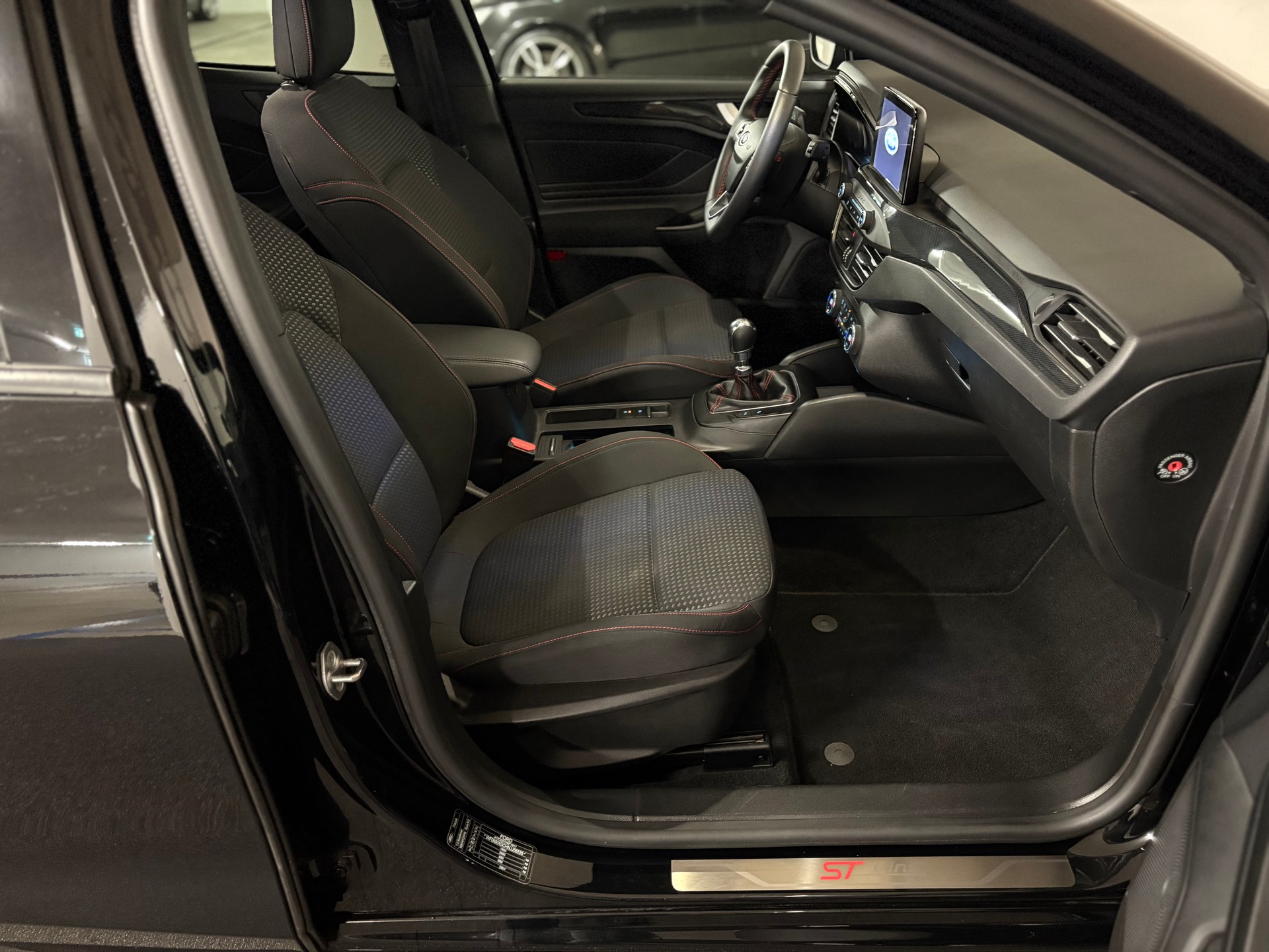 FORD Focus 1.0 SCTi ST Line Frisch ab MFK und Service-image-11