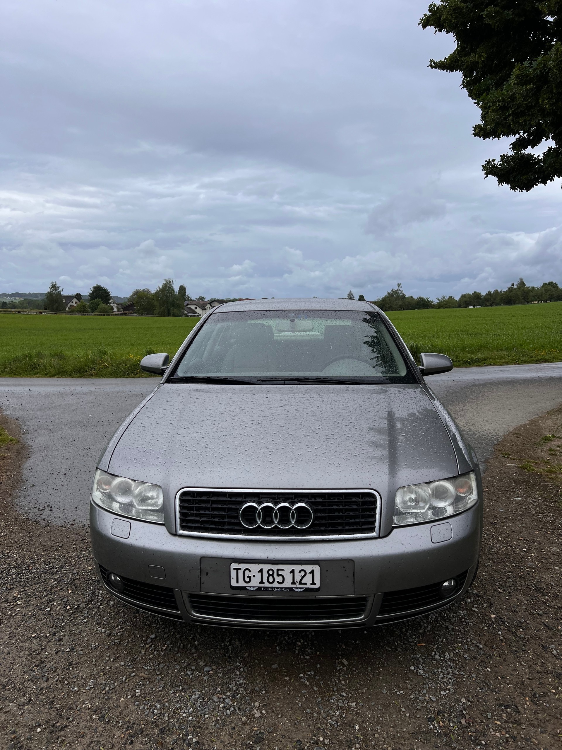 AUDI A4 2.4 V6-image-2