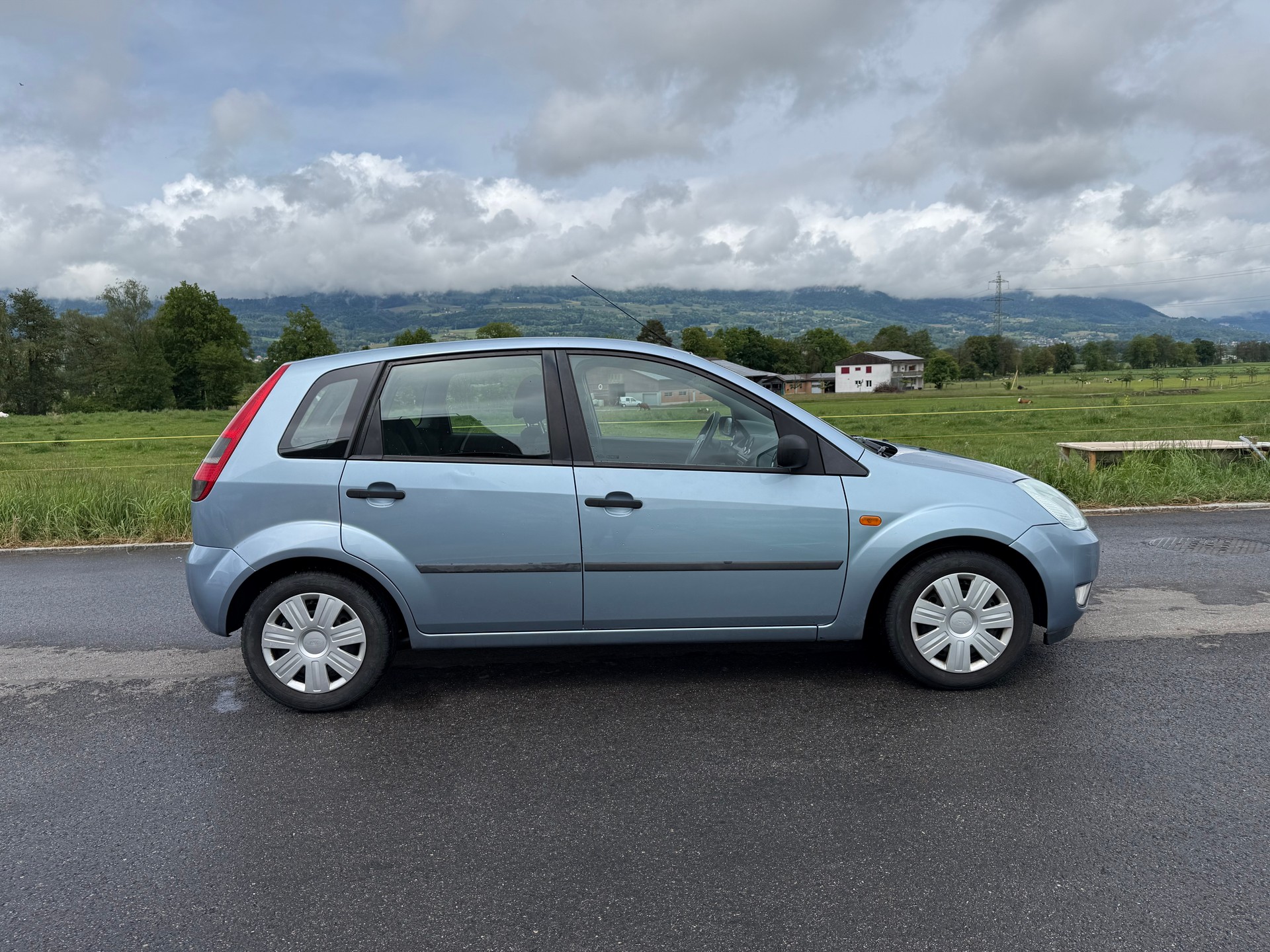FORD Fiesta 1.4 16V Trend-image-3