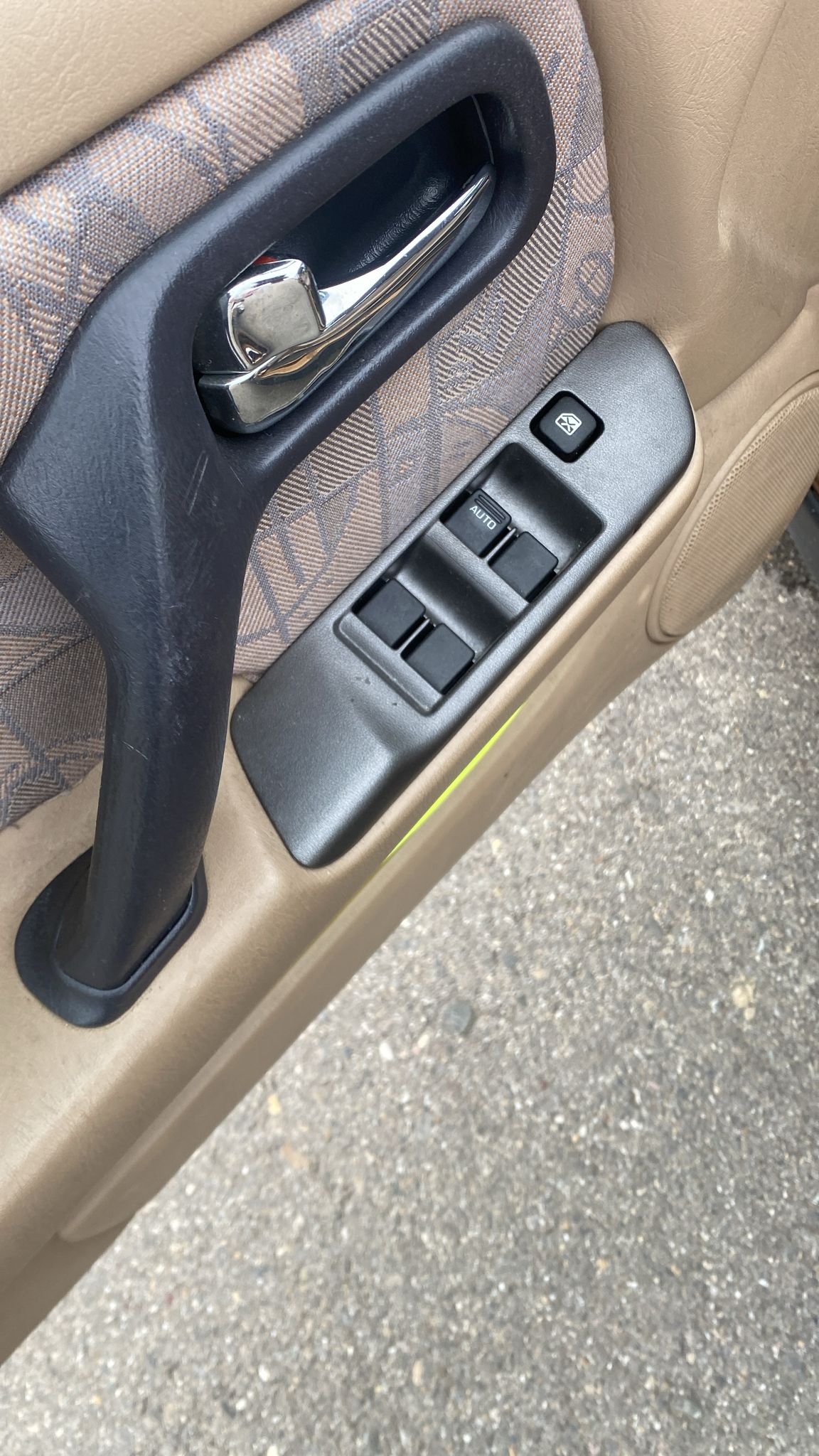 NISSAN Primera 2.0 Elegance Plus-image-9
