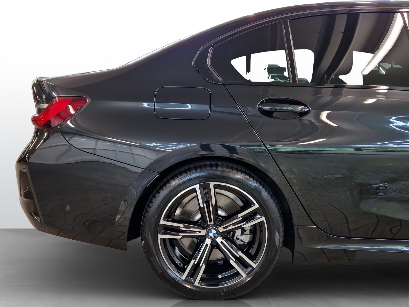 BMW 330d xDrive Limousine 48V M Sport-image-7