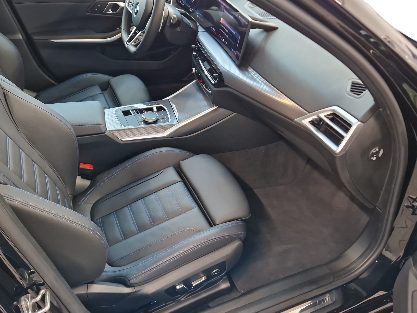 BMW 330d xDrive Limousine 48V M Sport-image-11