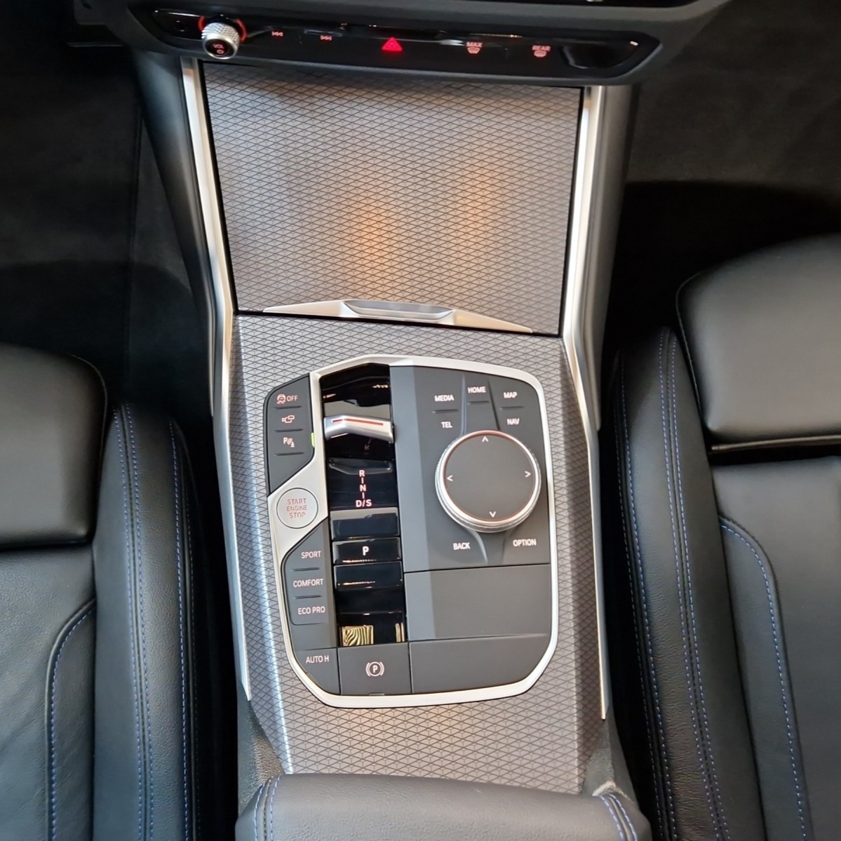 BMW 330d xDrive Limousine 48V M Sport-image-13