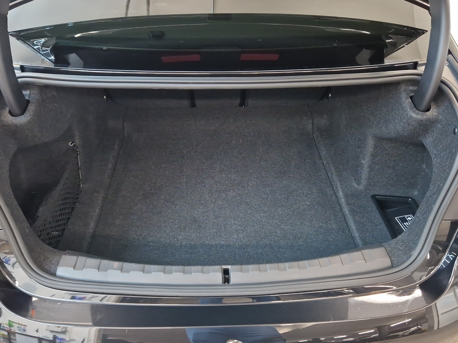 BMW 330d xDrive Limousine 48V M Sport-image-4