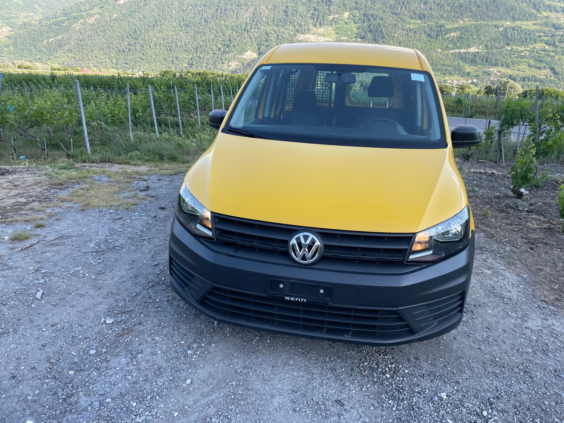 VW Caddy Maxi 2.0TDI 4Motion BlueMotion Technology-image-2
