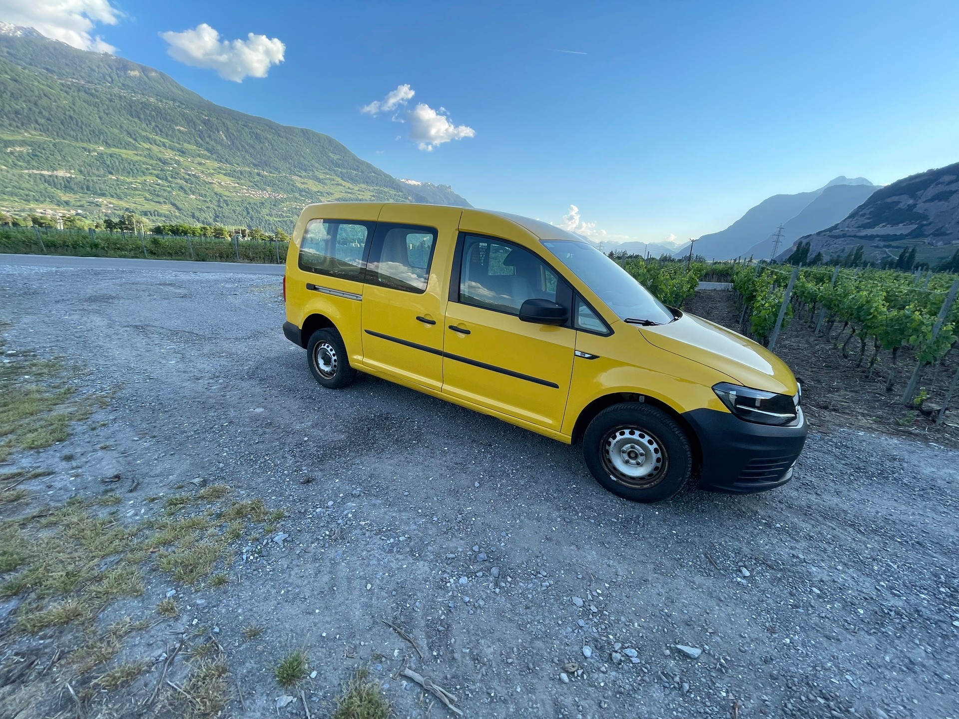VW Caddy Maxi 2.0TDI 4Motion BlueMotion Technology-image-4