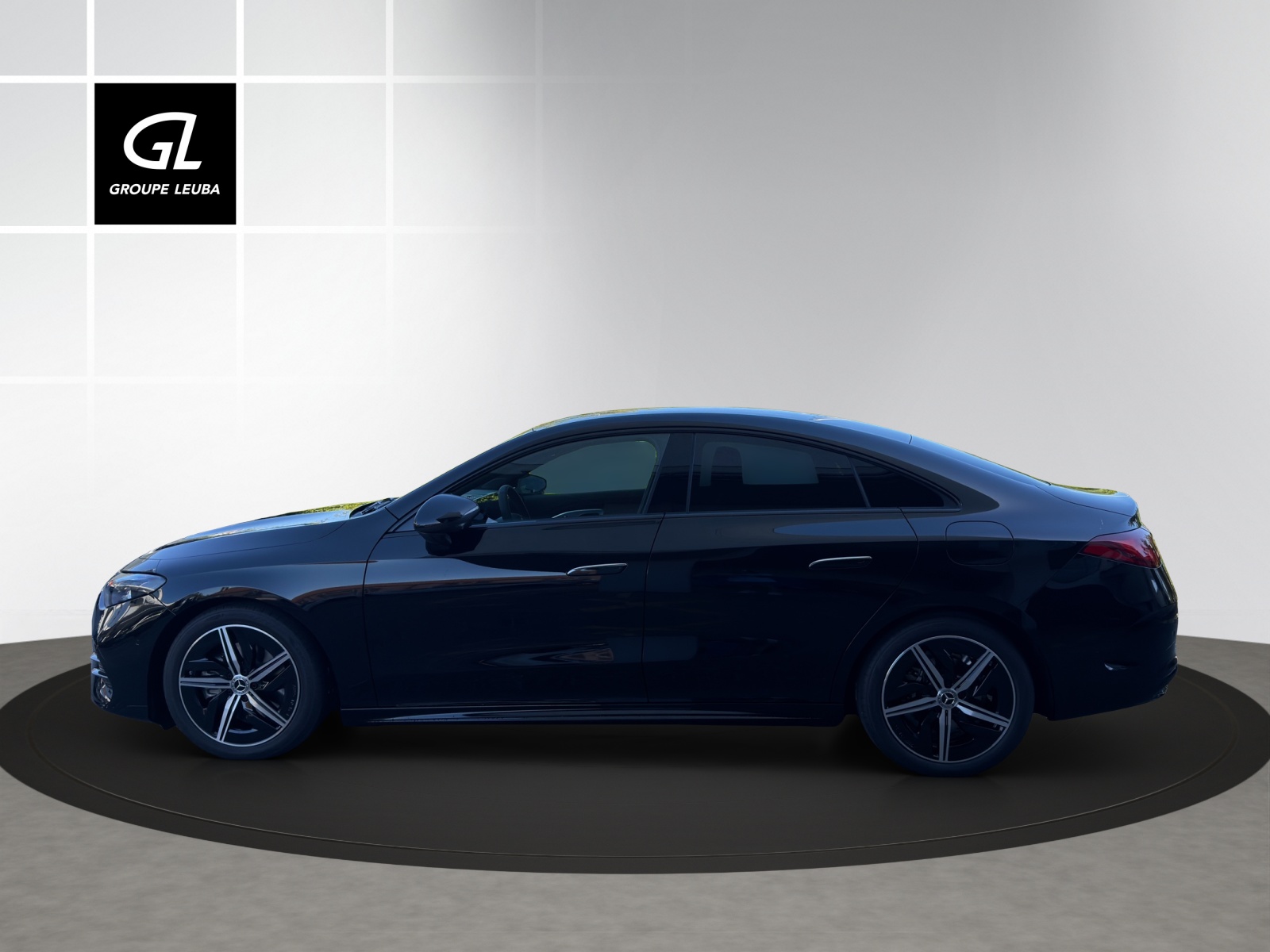 MERCEDES-BENZ CLA 220 8G-DCT 4Matic-image-2