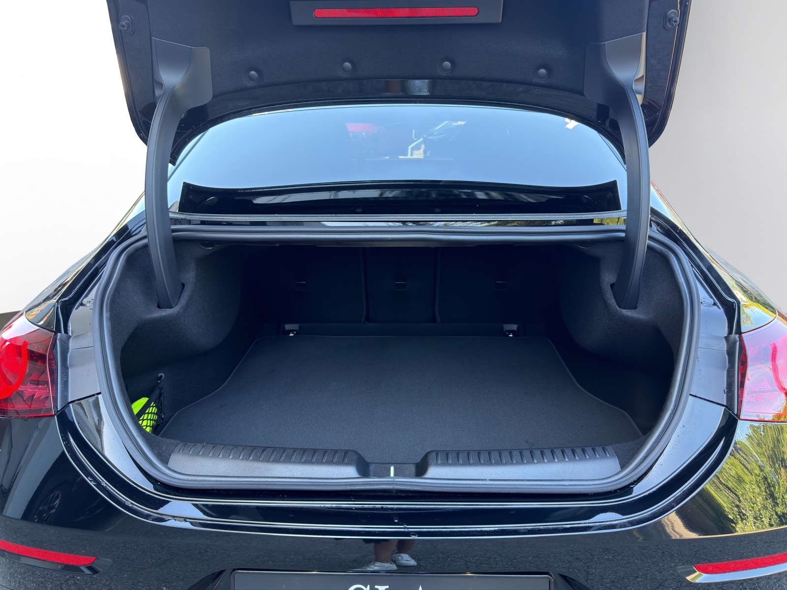 MERCEDES-BENZ CLA 220 8G-DCT 4Matic-image-10