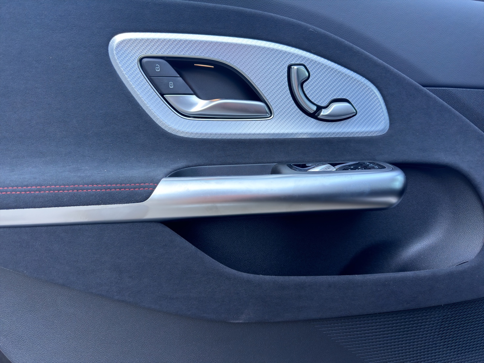 MERCEDES-BENZ CLA 220 8G-DCT 4Matic-image-5