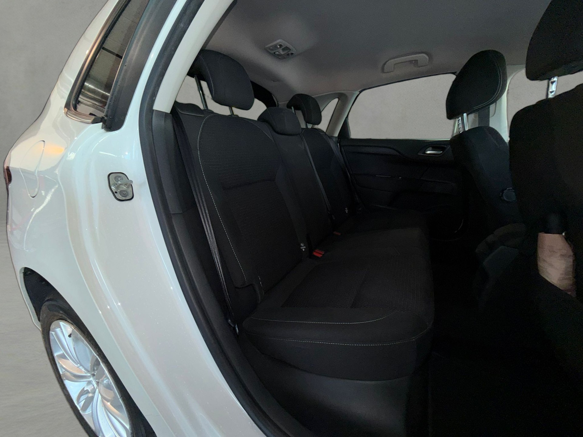 CITROEN C4 1.6 BlueHDi Feel-image-6