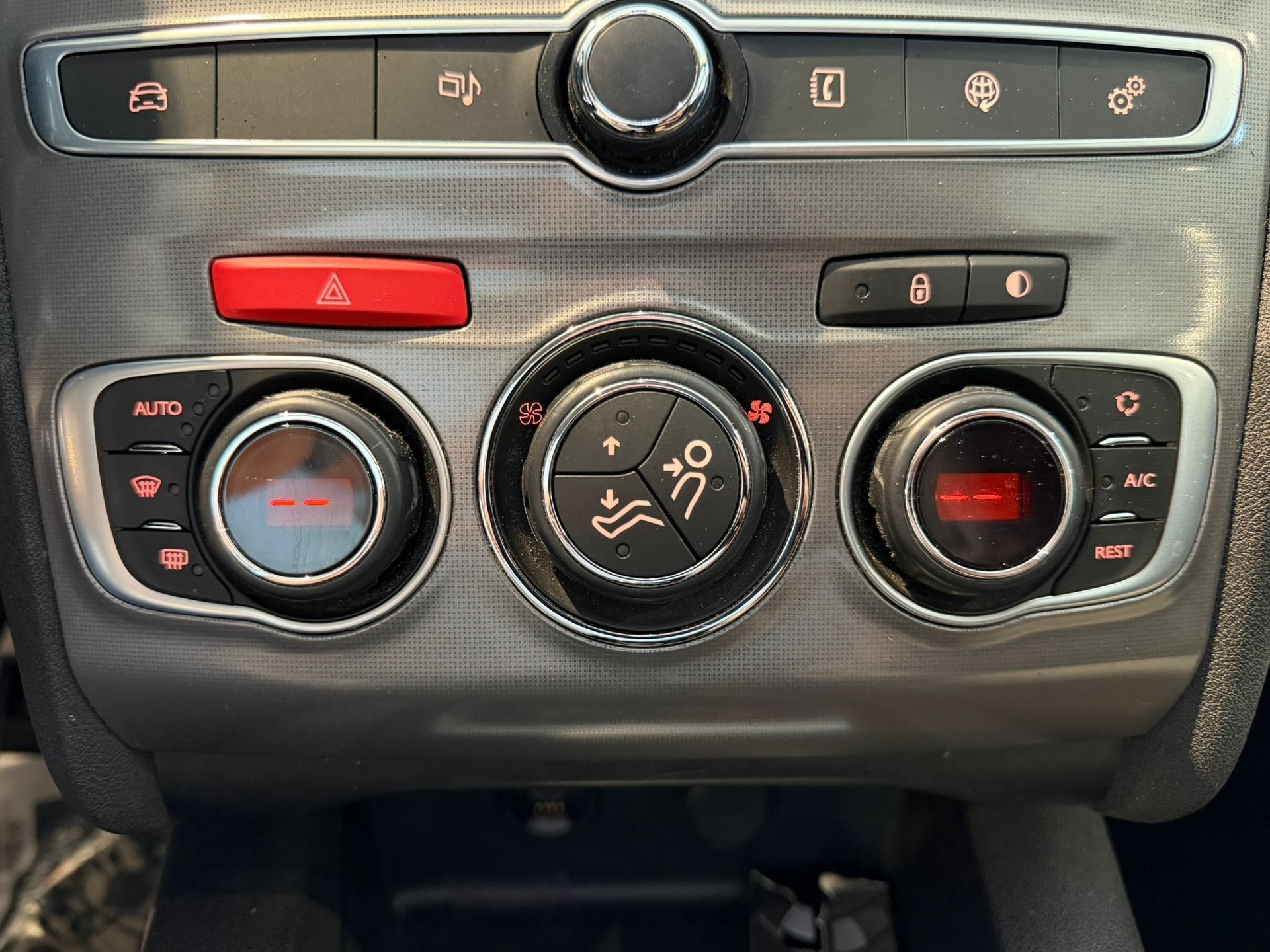 CITROEN C4 1.6 BlueHDi Feel-image-14