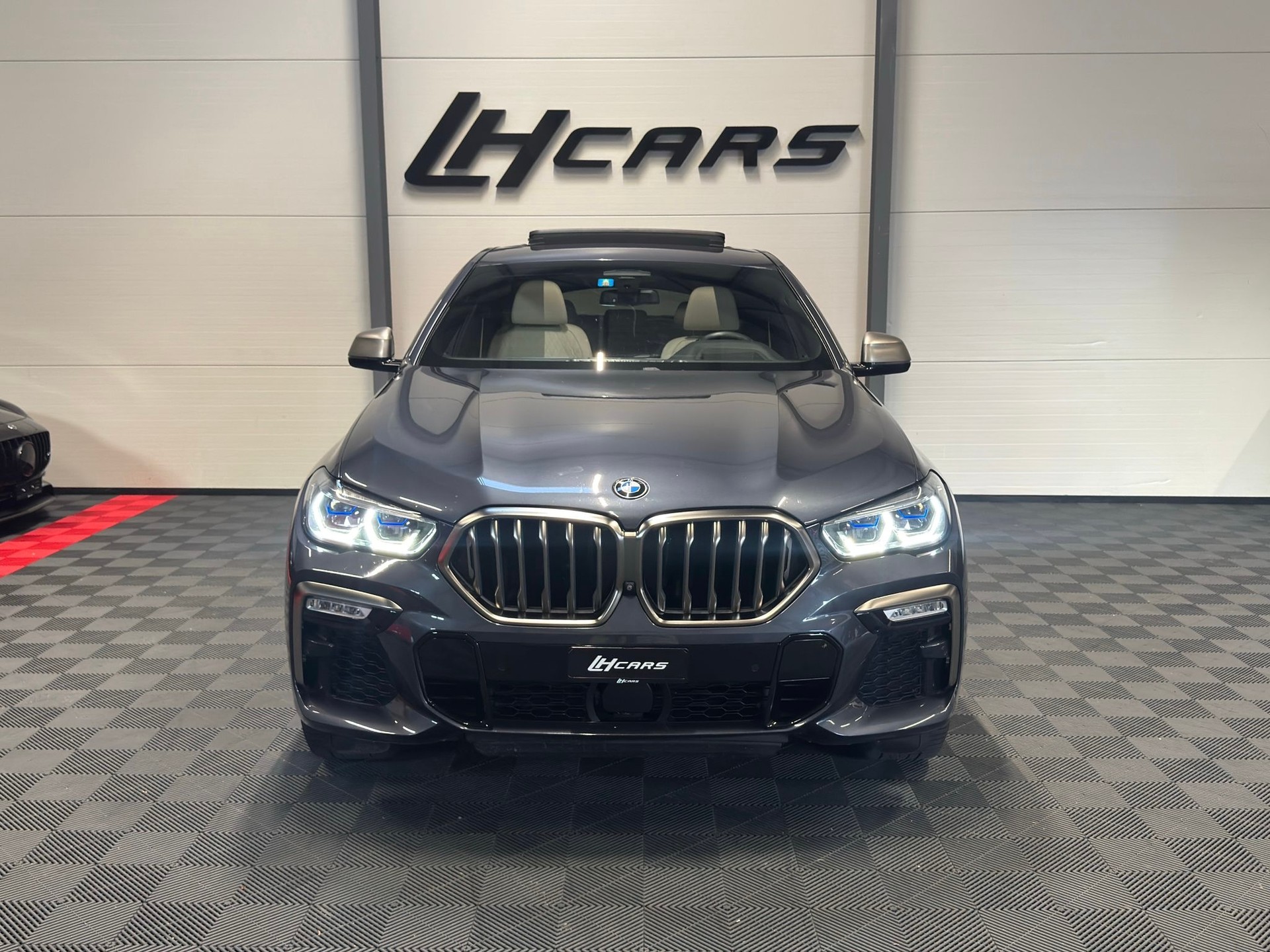BMW X6 M50i-image-6