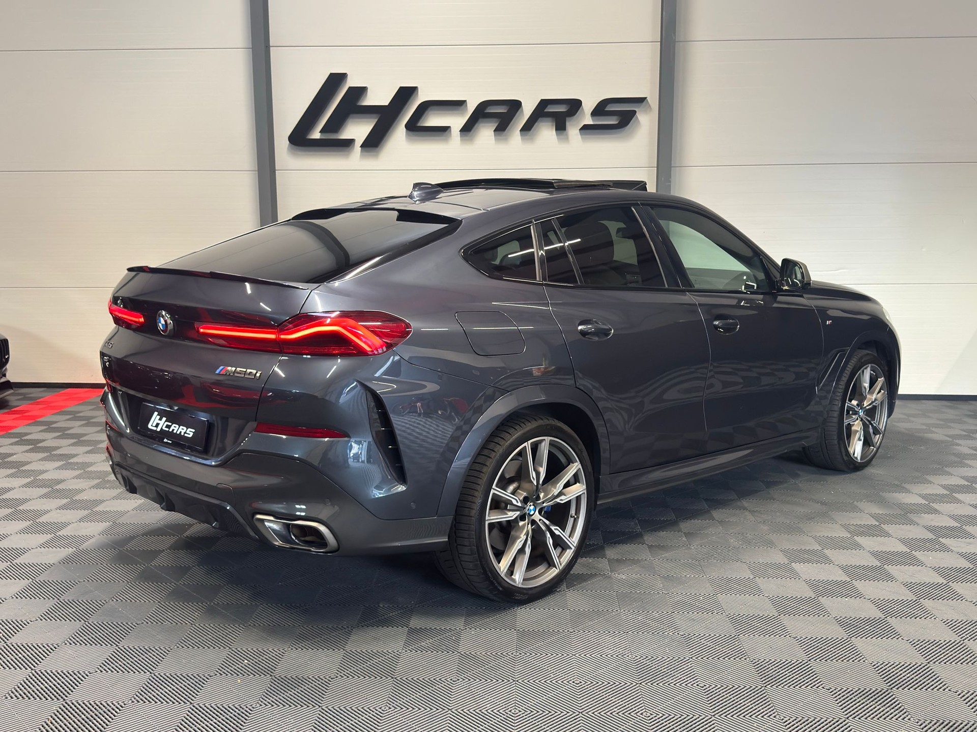 BMW X6 M50i-image-3