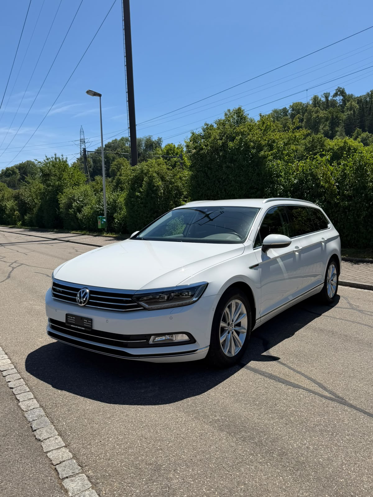 VW Passat Variant 2.0 TDI BMT Comfortline DSG 4Motion-image-2