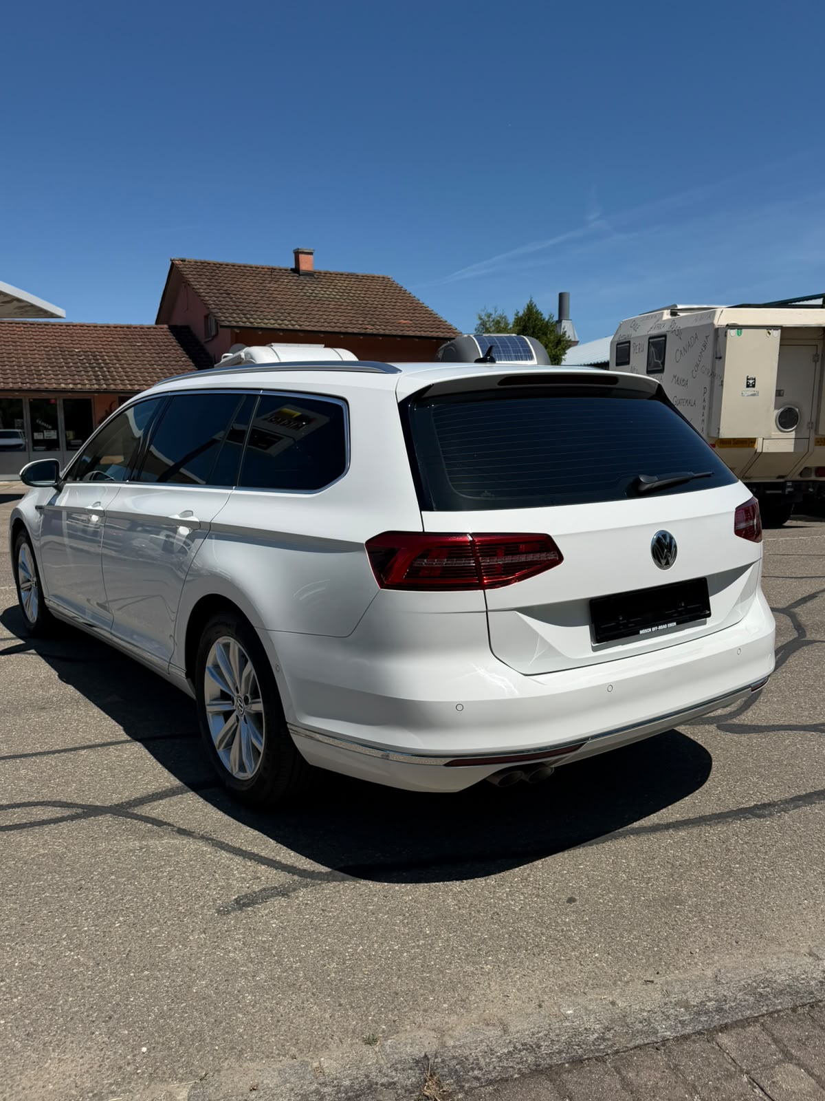 VW Passat Variant 2.0 TDI BMT Comfortline DSG 4Motion-image-4