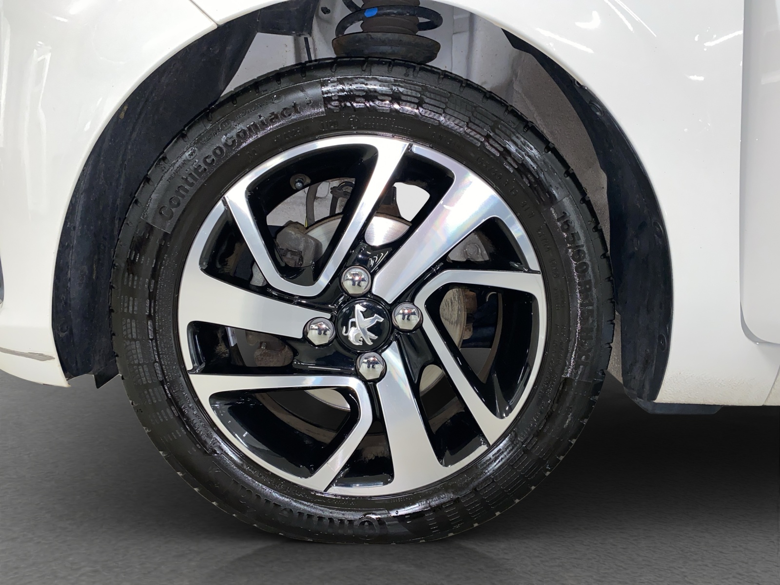 PEUGEOT 108 1.2 PureTech Allure Top-image-13