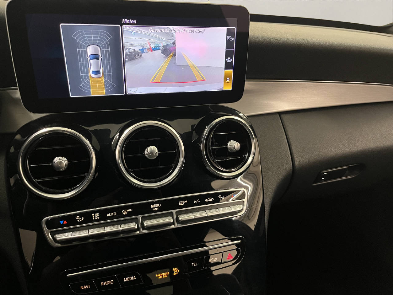 MERCEDES-BENZ C 220 d AMG Line 4matic-image-11