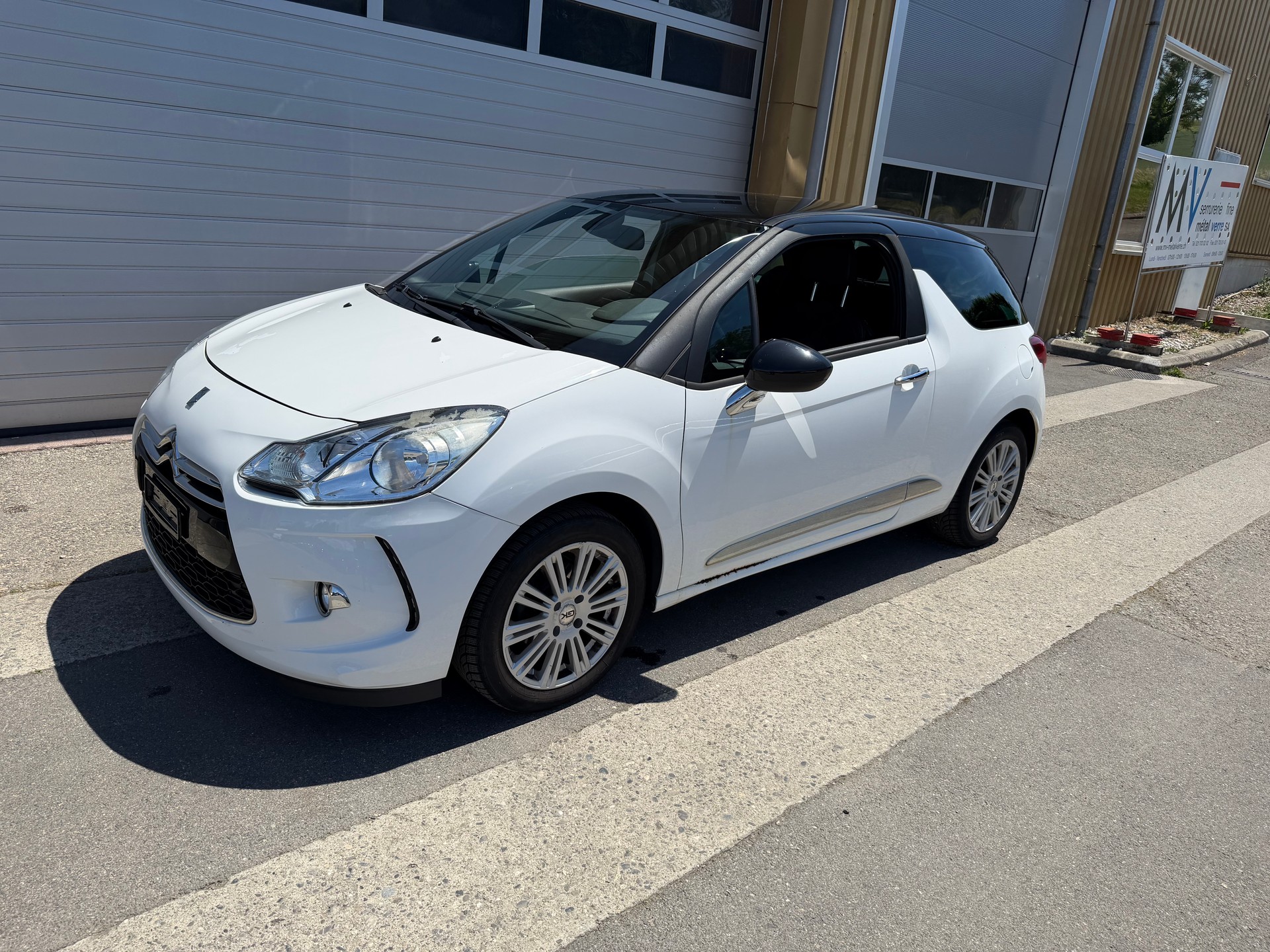 DS AUTOMOBILES DS3 1.6 VTi SO Chic-image-0