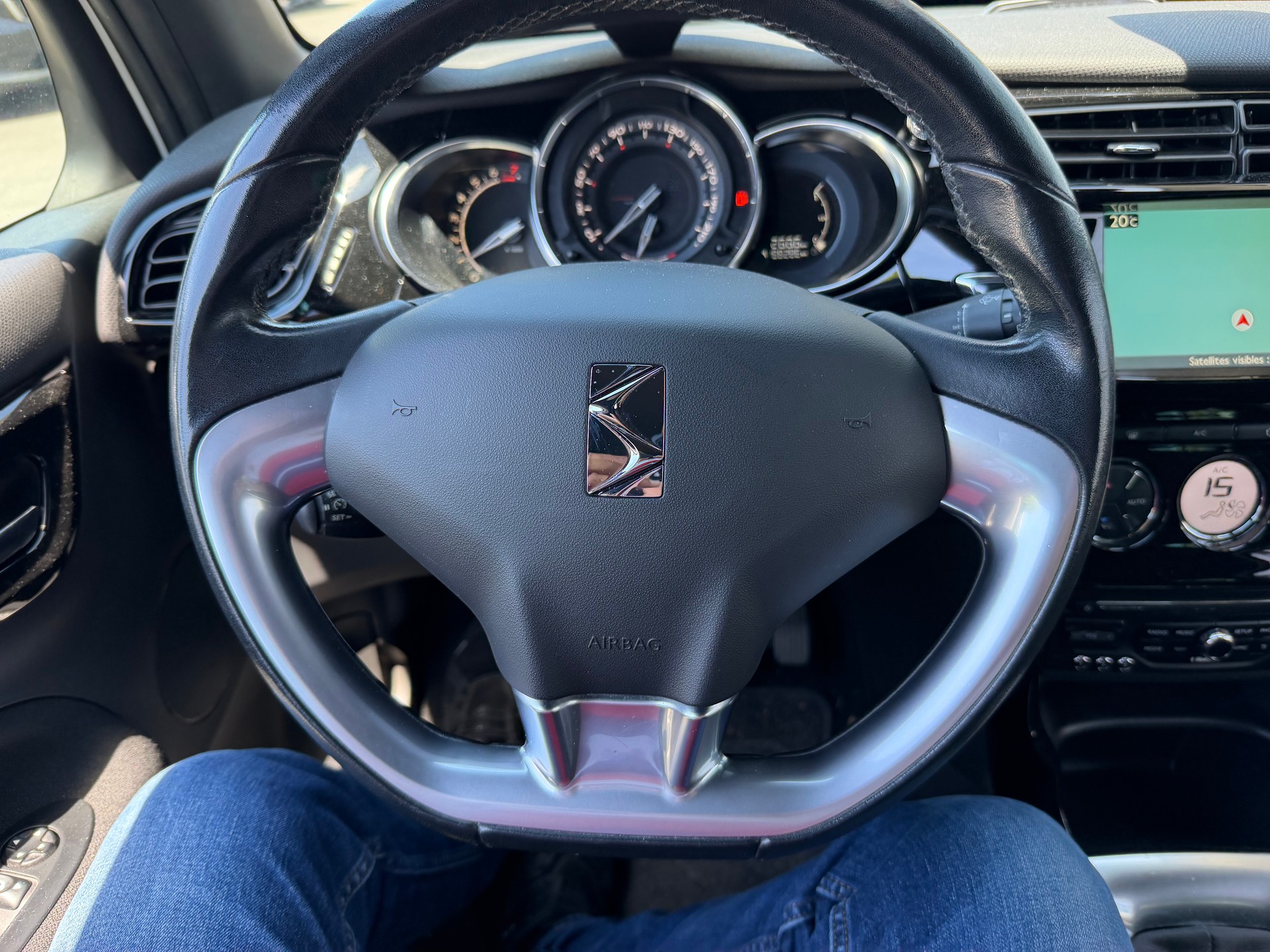 DS AUTOMOBILES DS3 1.6 VTi SO Chic-image-12