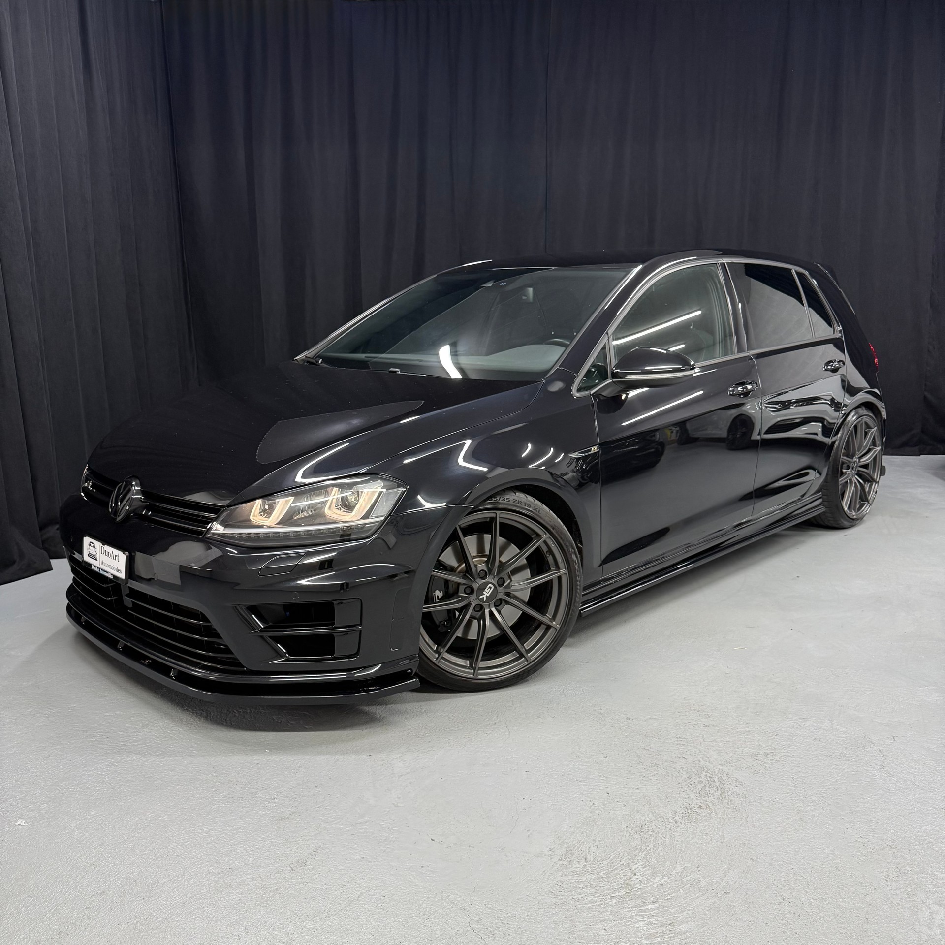 VW Golf 2.0 TSI R 4Motion DSG-image-1