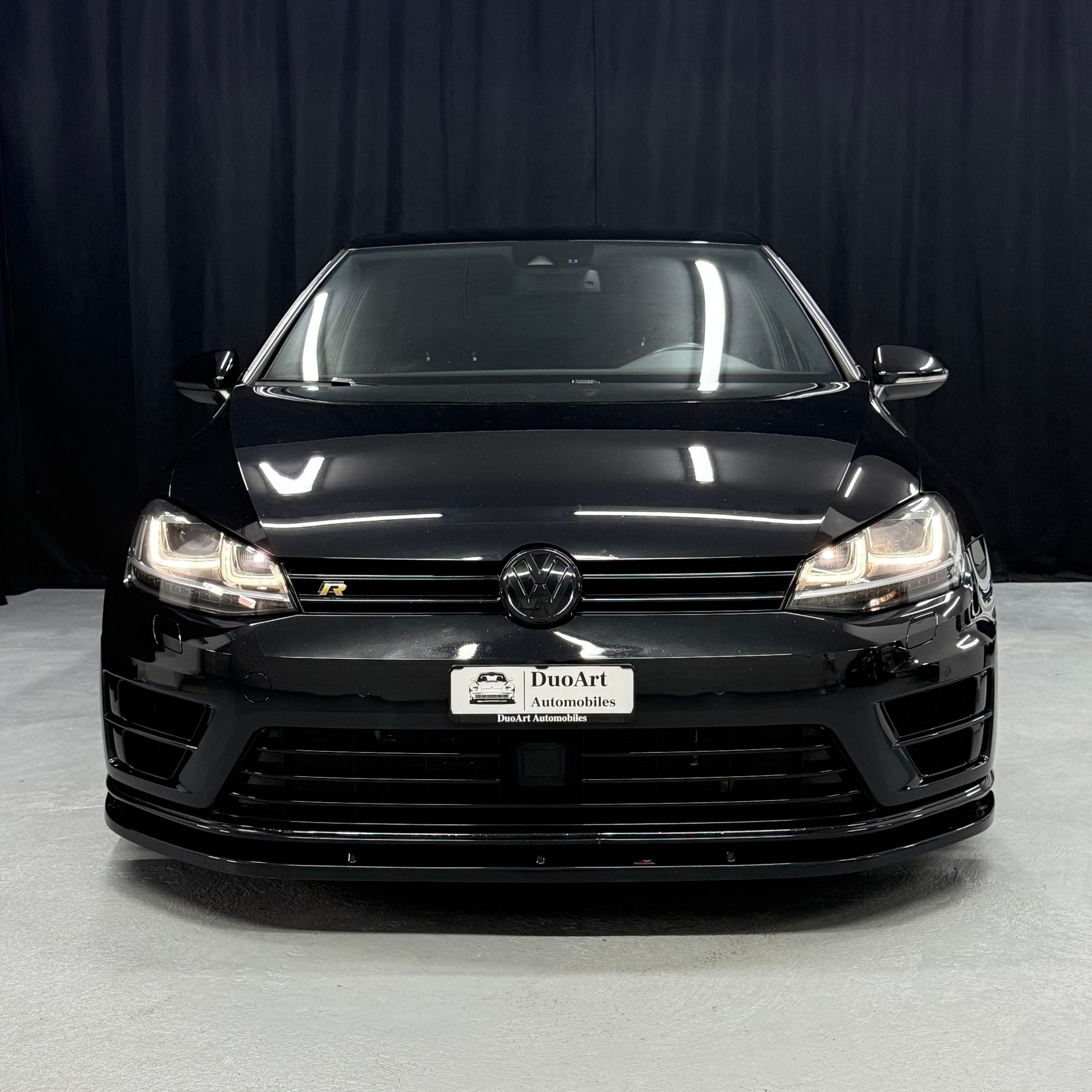 VW Golf 2.0 TSI R 4Motion DSG-image-2