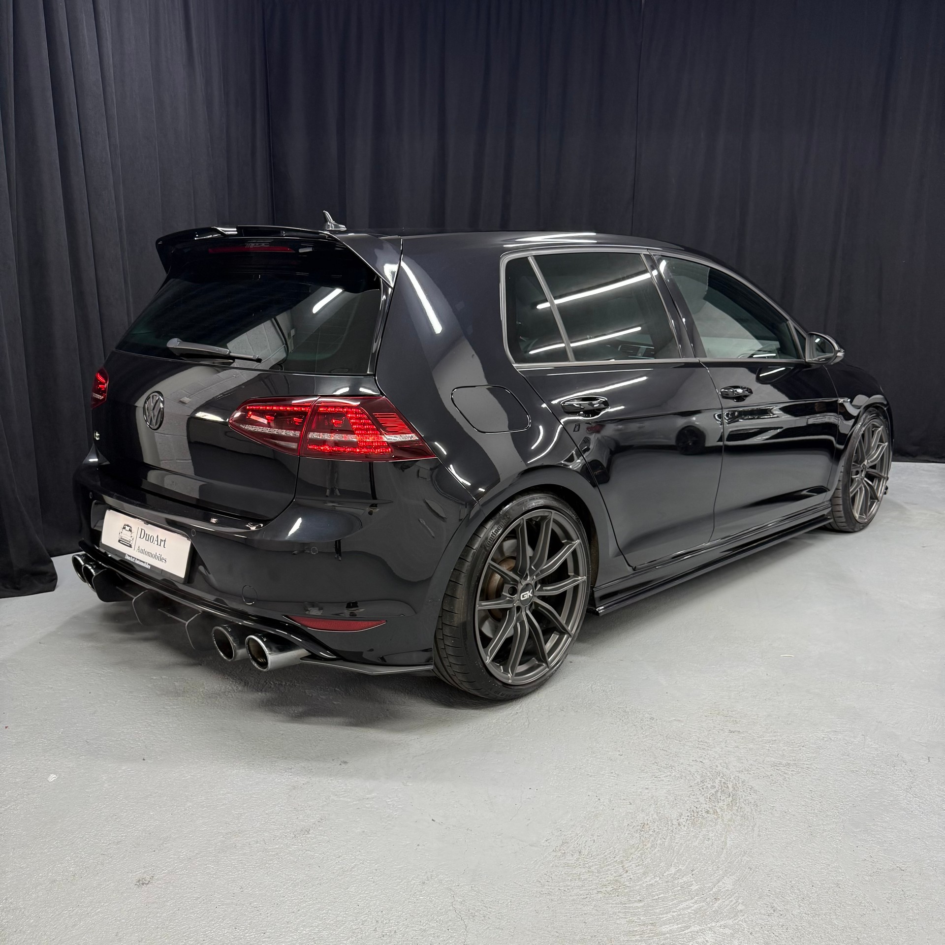 VW Golf 2.0 TSI R 4Motion DSG-image-6