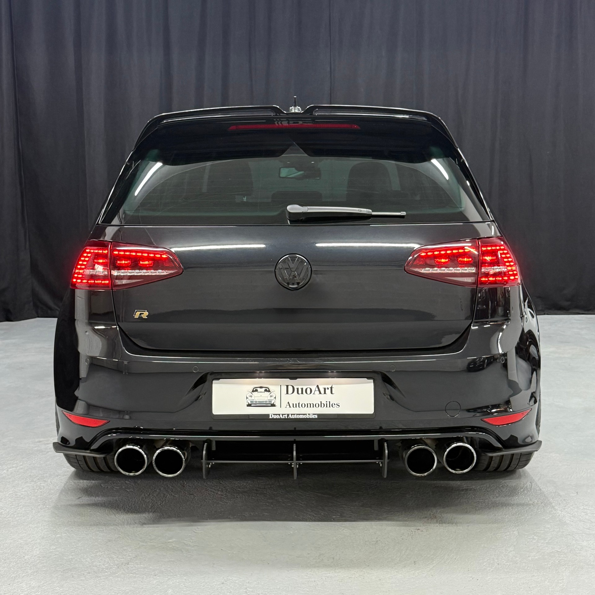 VW Golf 2.0 TSI R 4Motion DSG-image-7