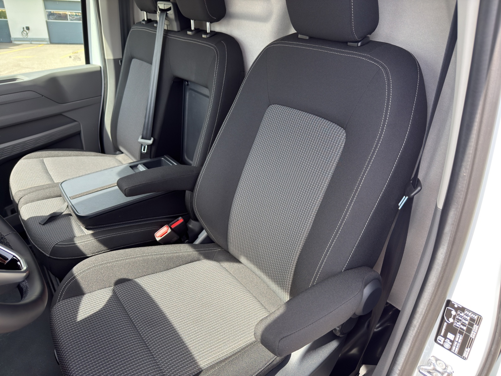 VW Transporter 2.0 TDI Automat-image-18