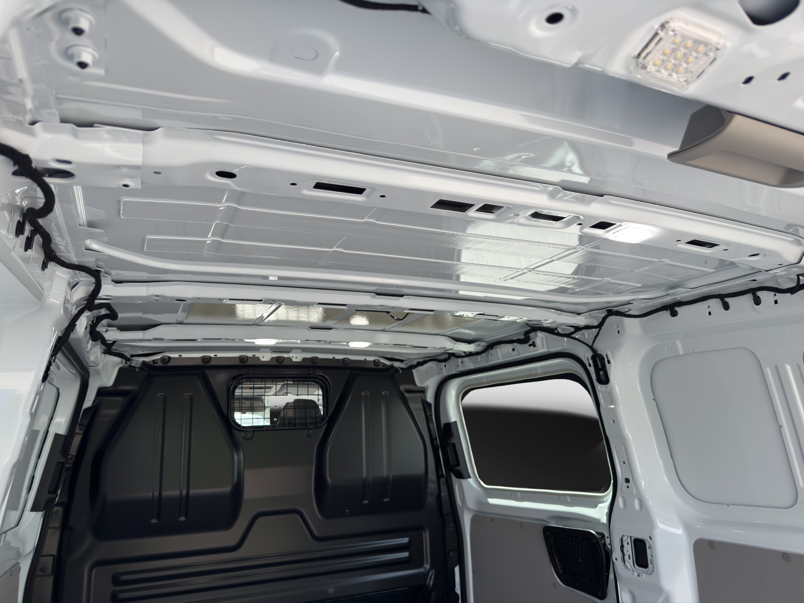 VW Transporter 2.0 TDI Automat-image-15