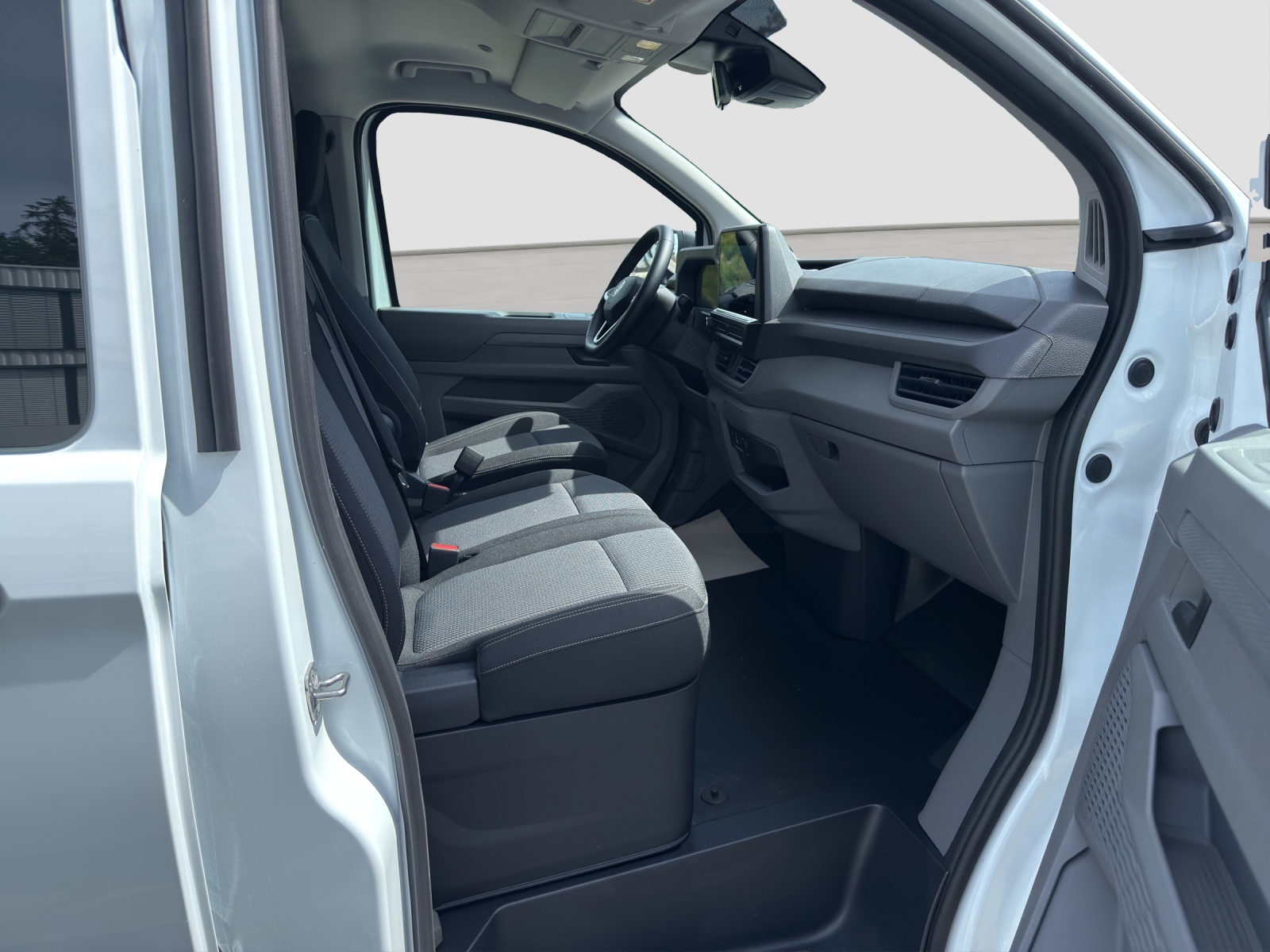 VW Transporter 2.0 TDI Automat-image-13