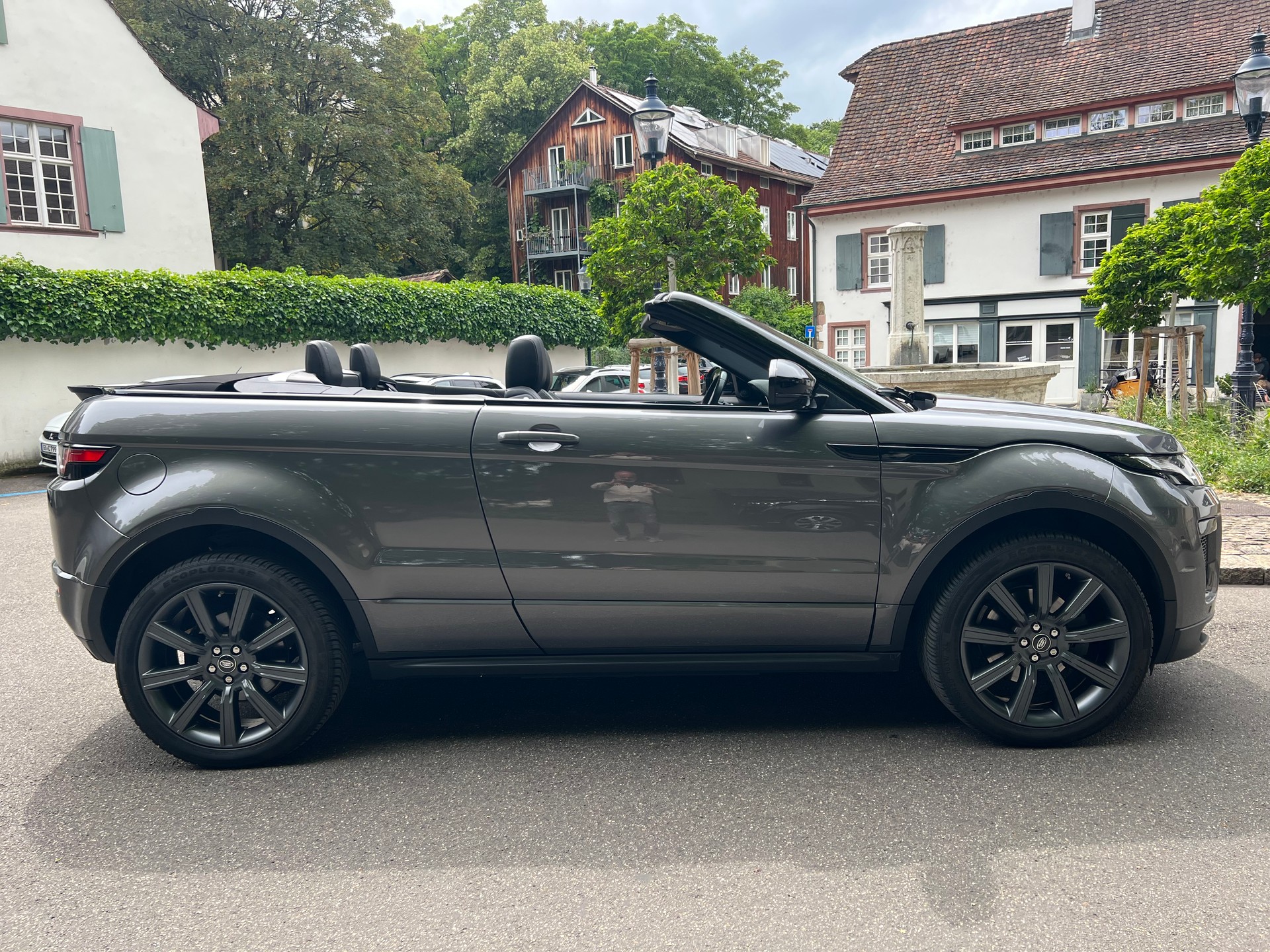 LAND ROVER 2.0 TD4 SE Dynamic-image-0