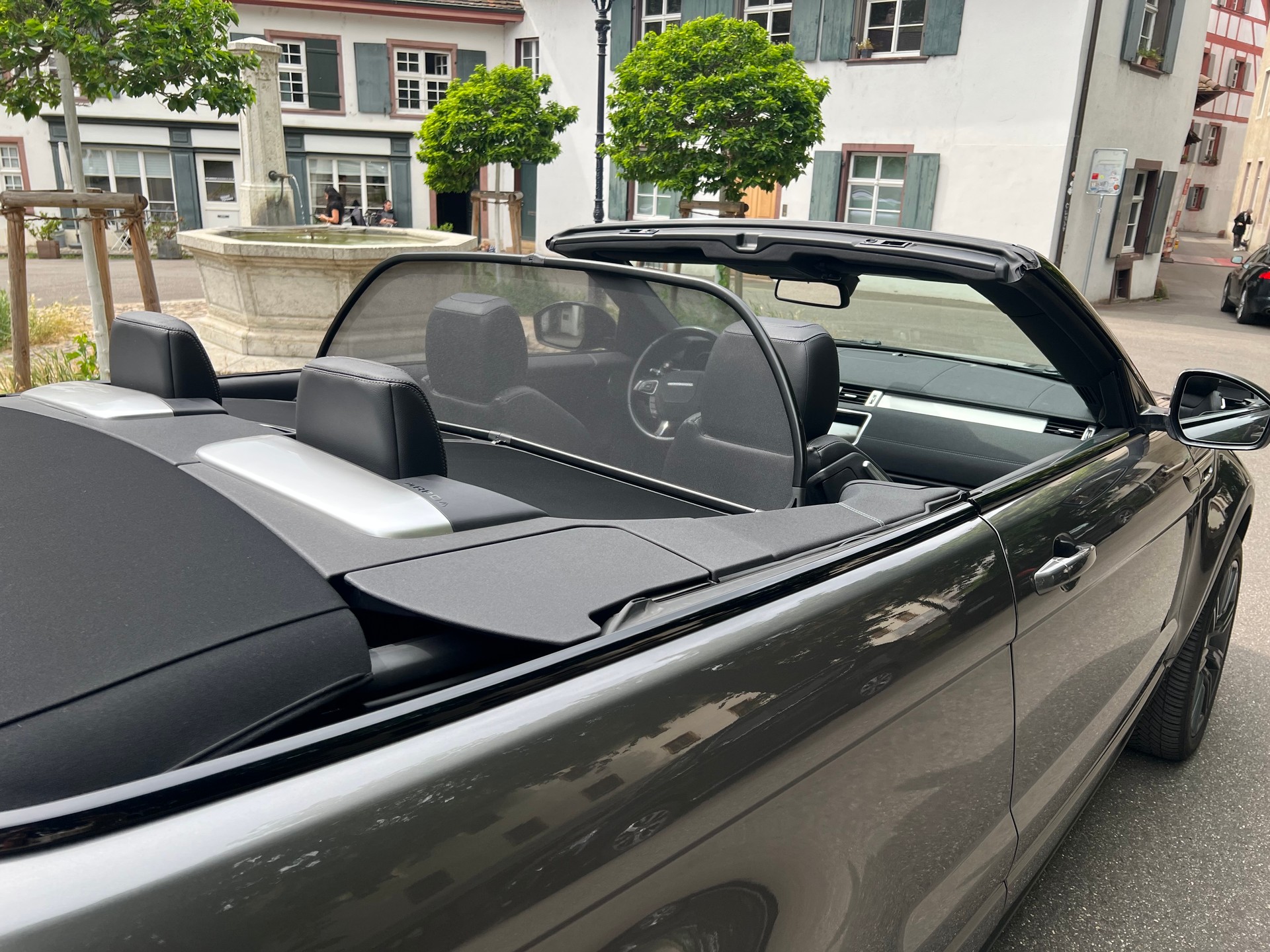 LAND ROVER 2.0 TD4 SE Dynamic-image-3