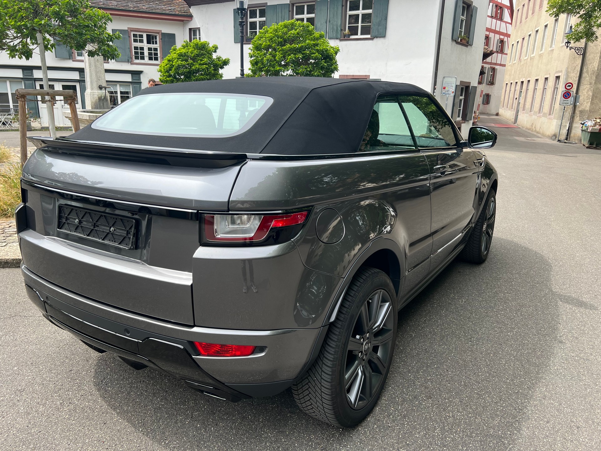 LAND ROVER 2.0 TD4 SE Dynamic-image-4