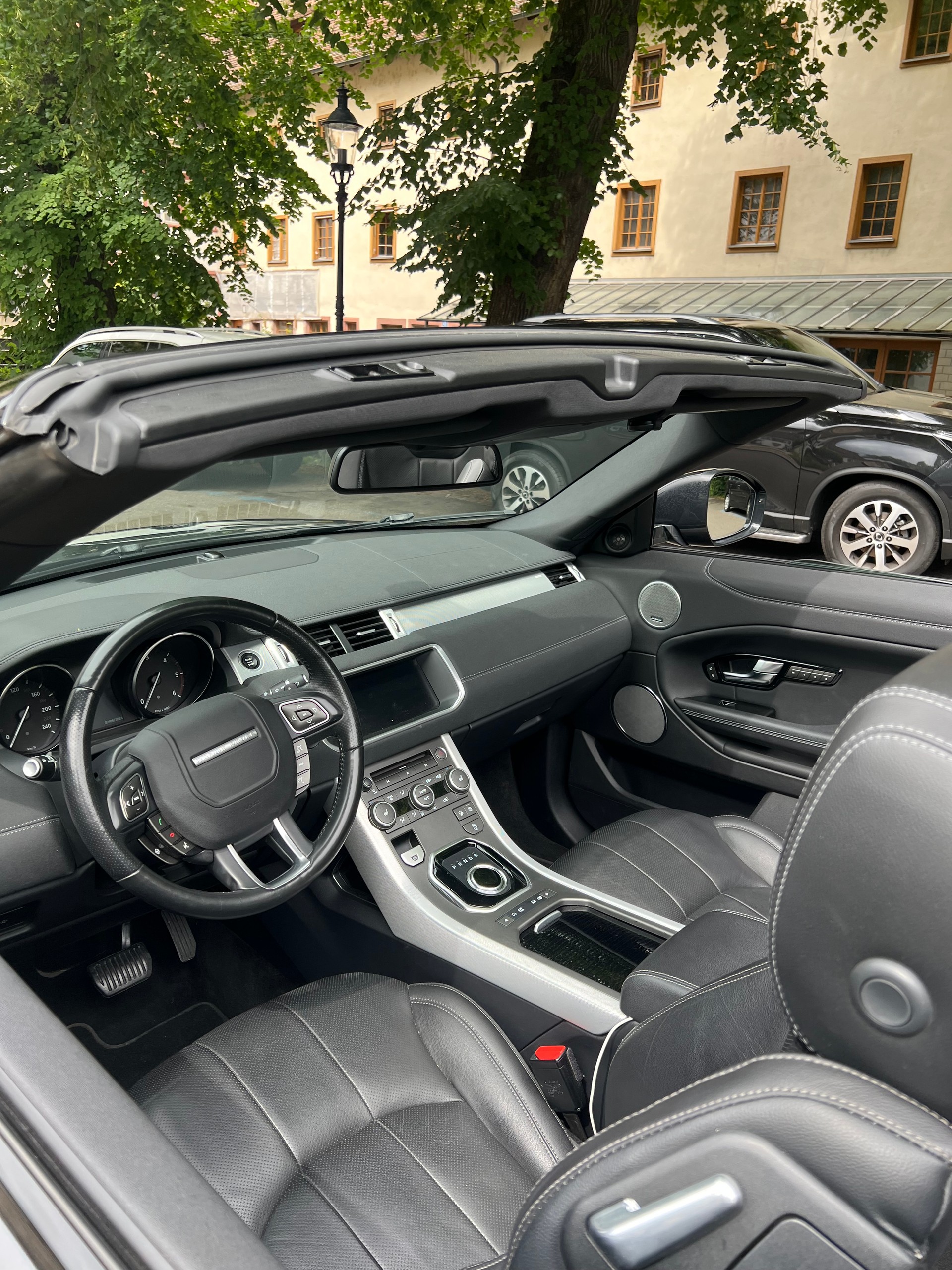 LAND ROVER 2.0 TD4 SE Dynamic-image-14