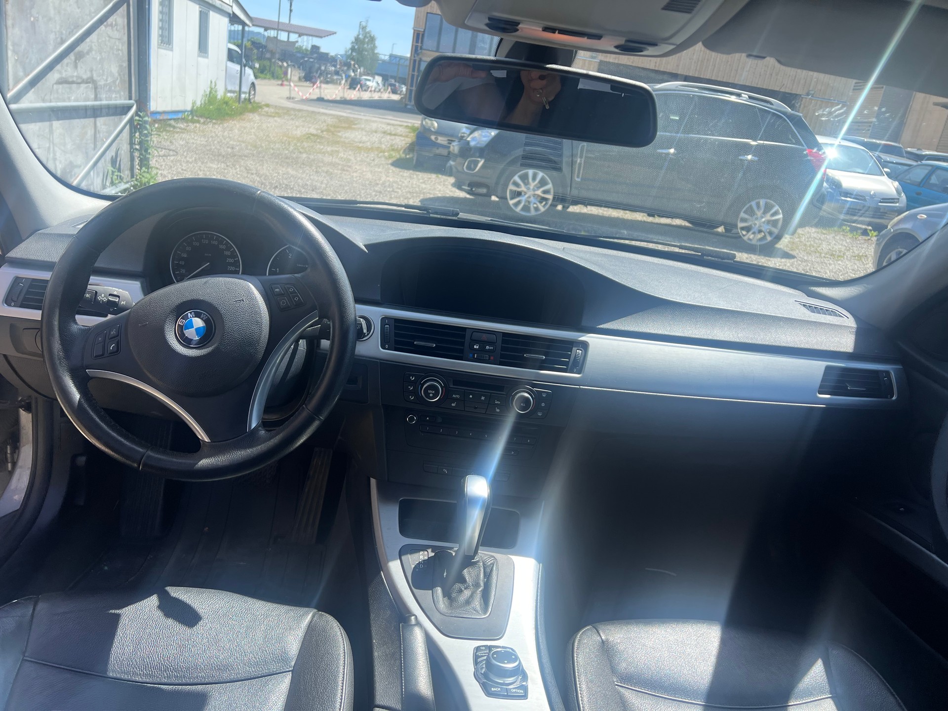BMW 320d xDrive Touring Steptronic-image-5