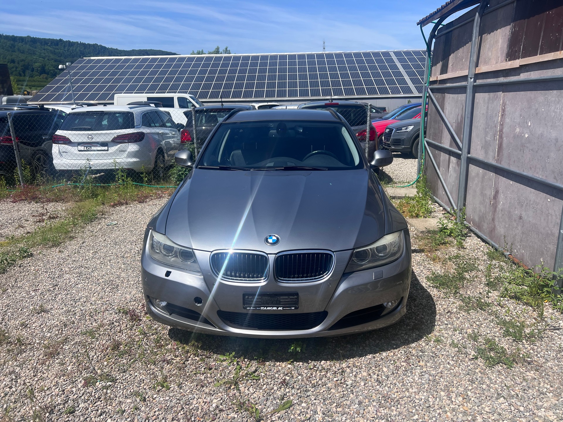 BMW 320d xDrive Touring Steptronic-image-0